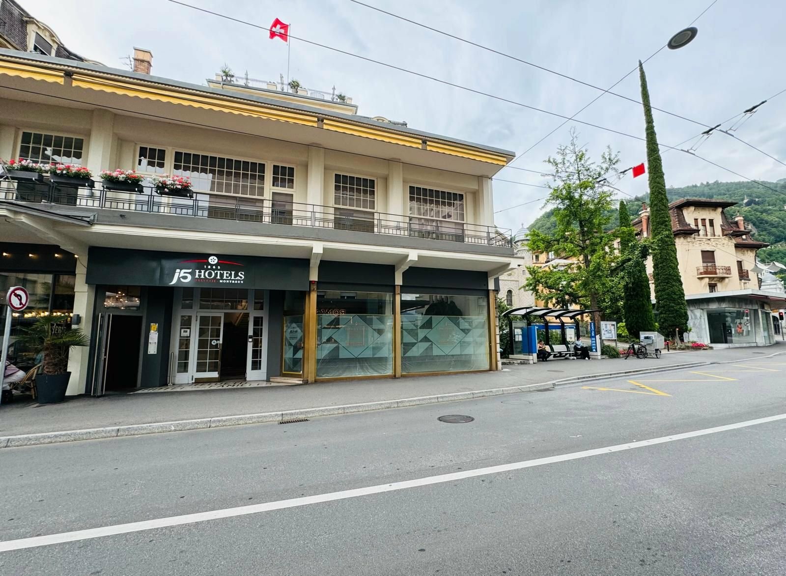 Entrée local commercial Entrée local commercial