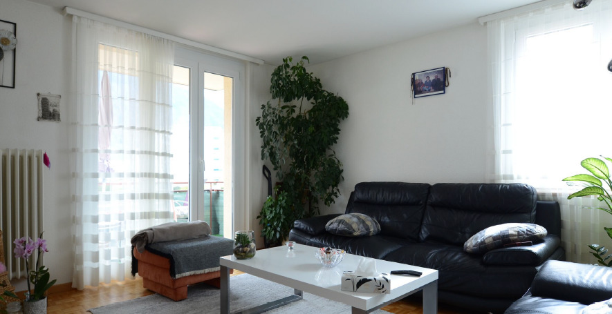 Séjour avec accès balcon Séjour avec accès balcon