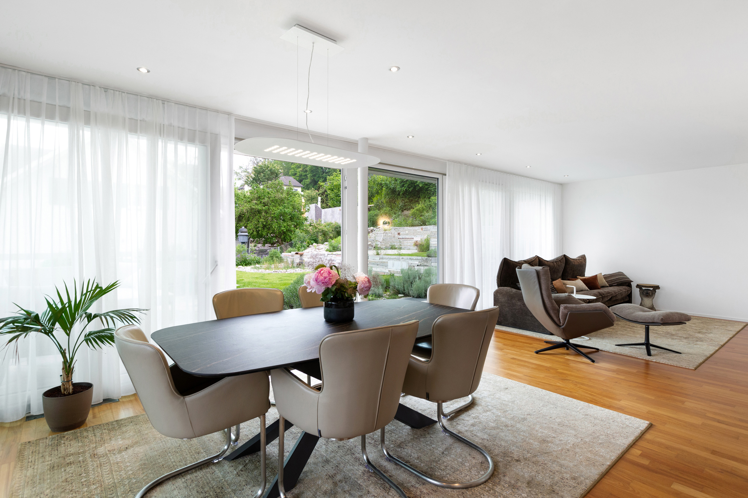 Zeitlos modernes Design mit Wohlfühlgarantie. Zeitlos modernes Design mit Wohlfühlgarantie.