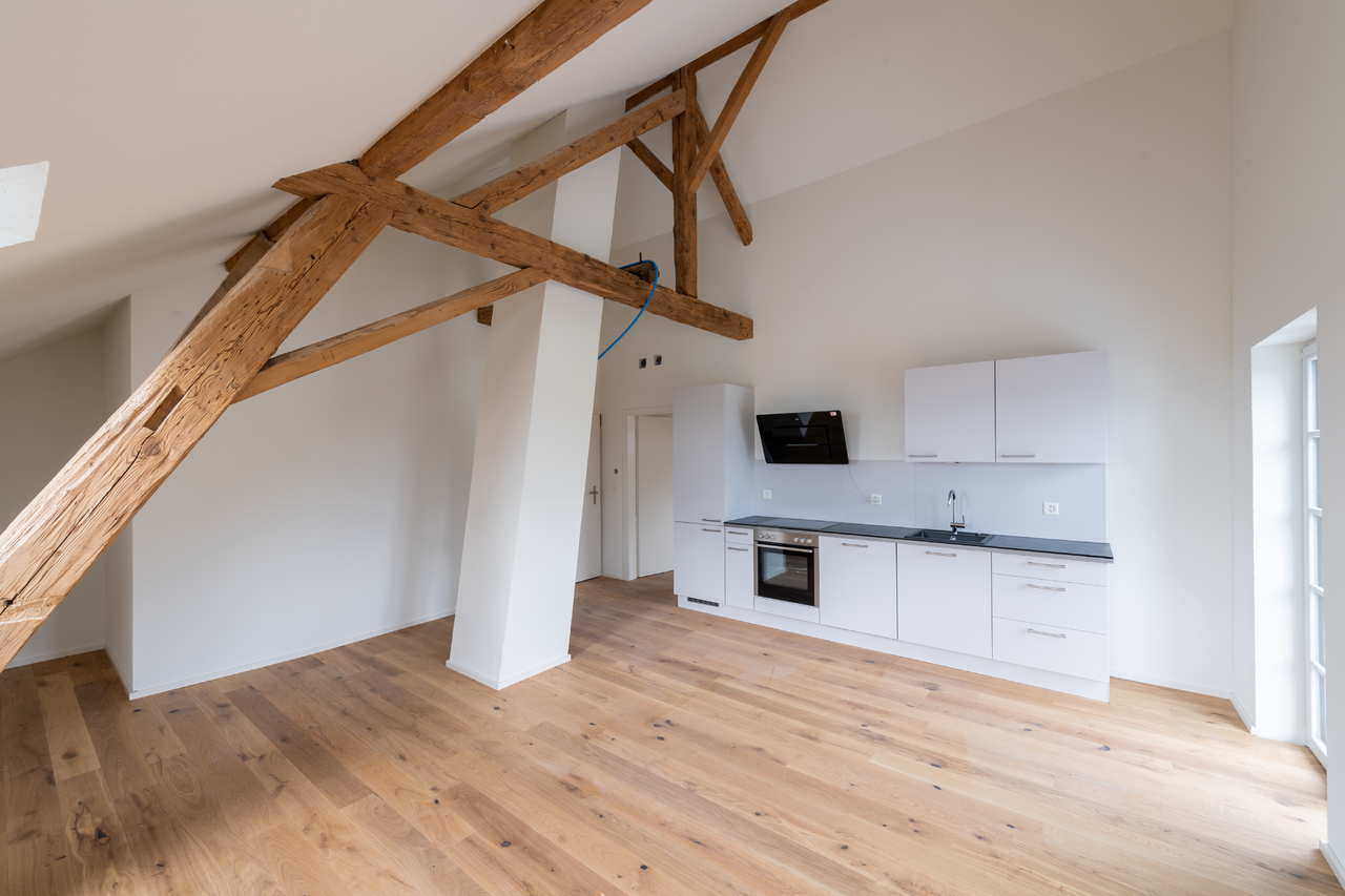 2.5 Zimmer Dachwohnung - 2.OG 2.5 Zimmer Dachwohnung - 2.OG