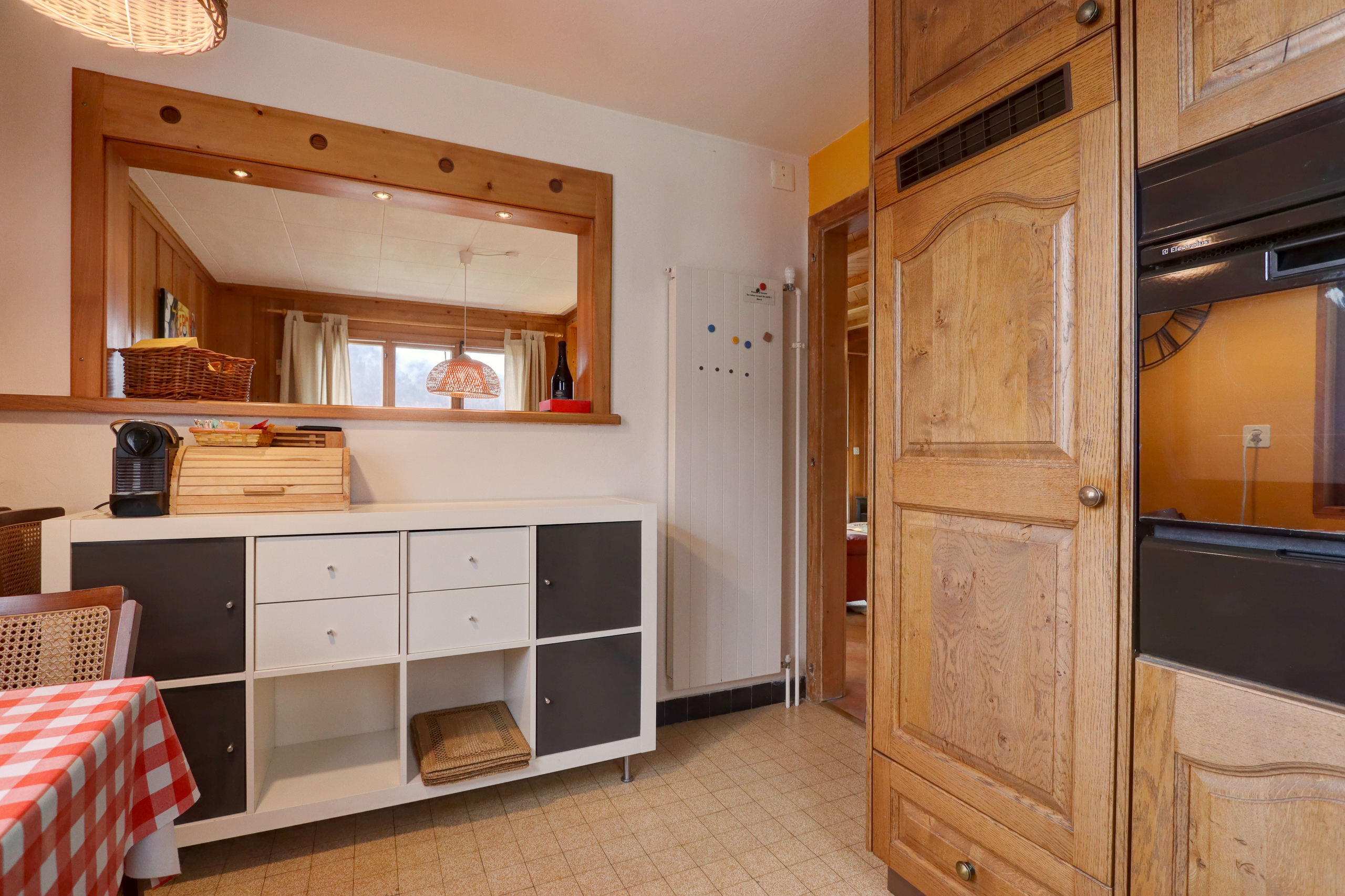 Interior view 6