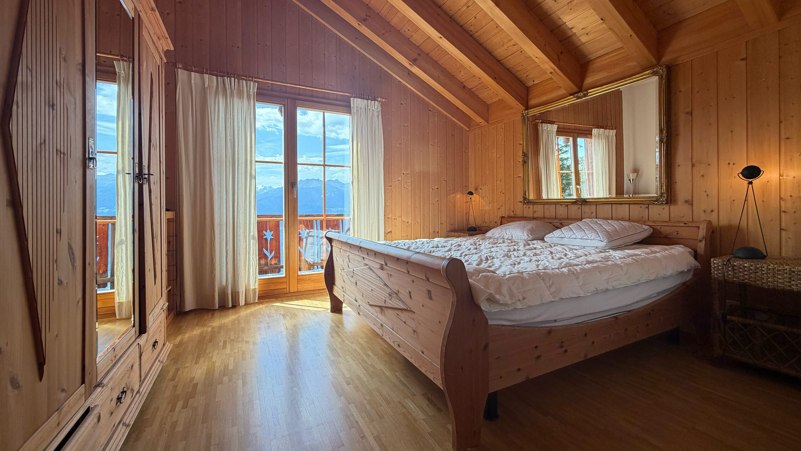 Interior view 5
