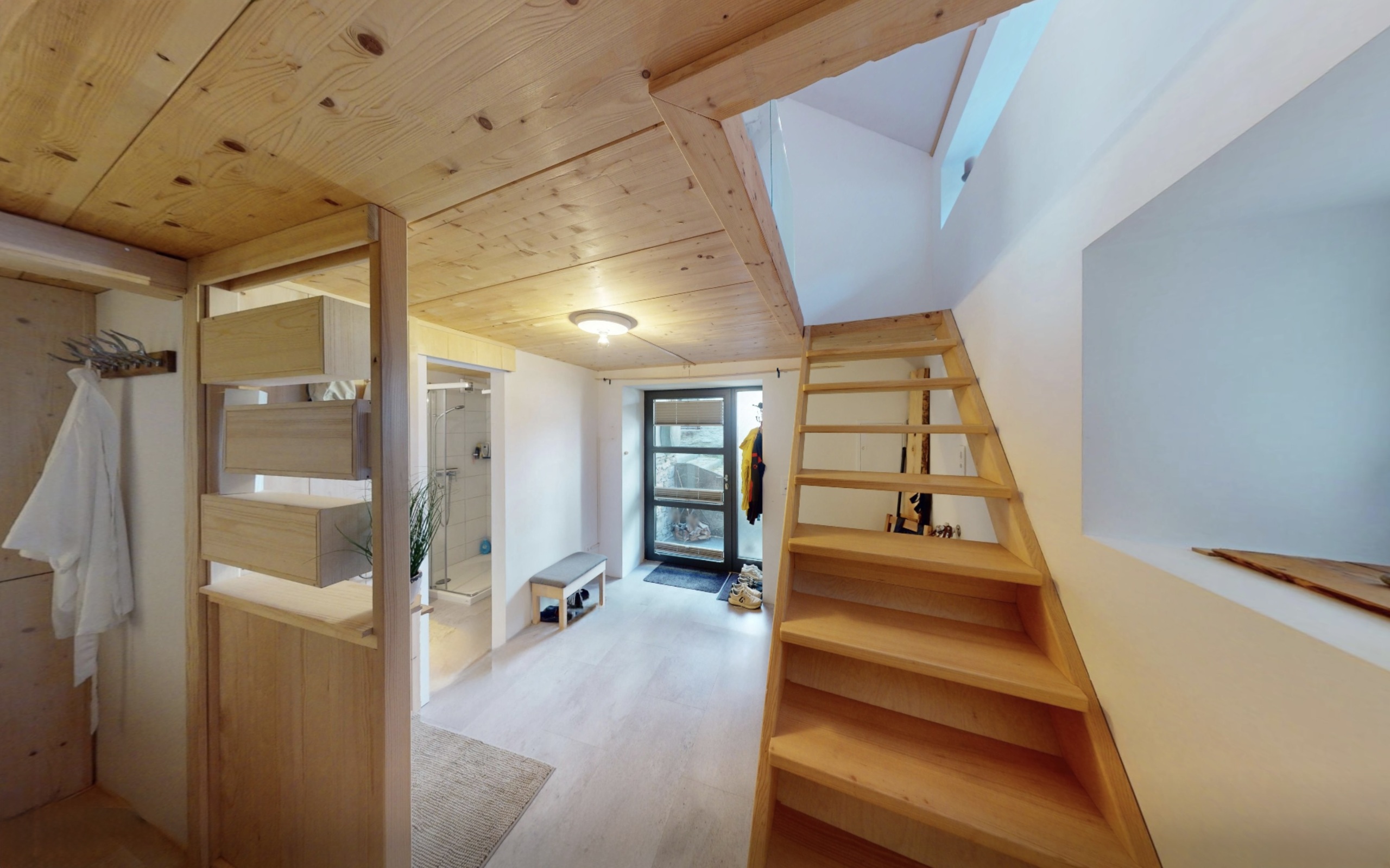 Interior view 7