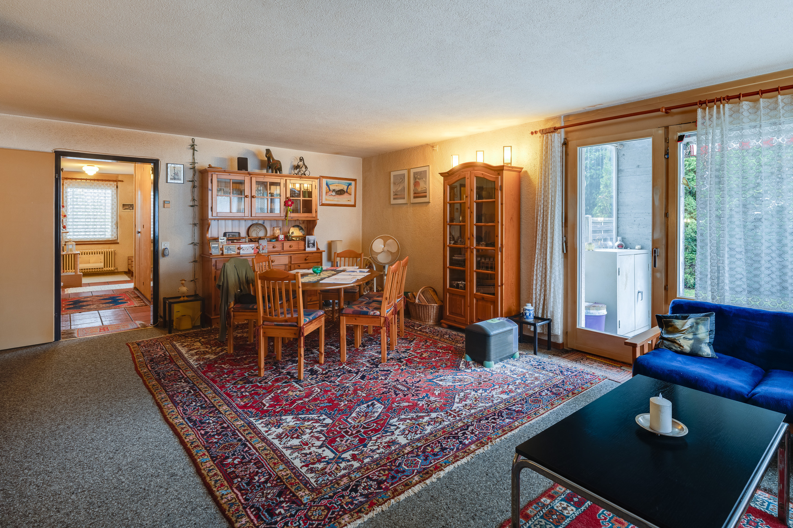 WOHNBEREICH IN DER EINLIEGERWOHNUNG WOHNBEREICH IN DER EINLIEGERWOHNUNG