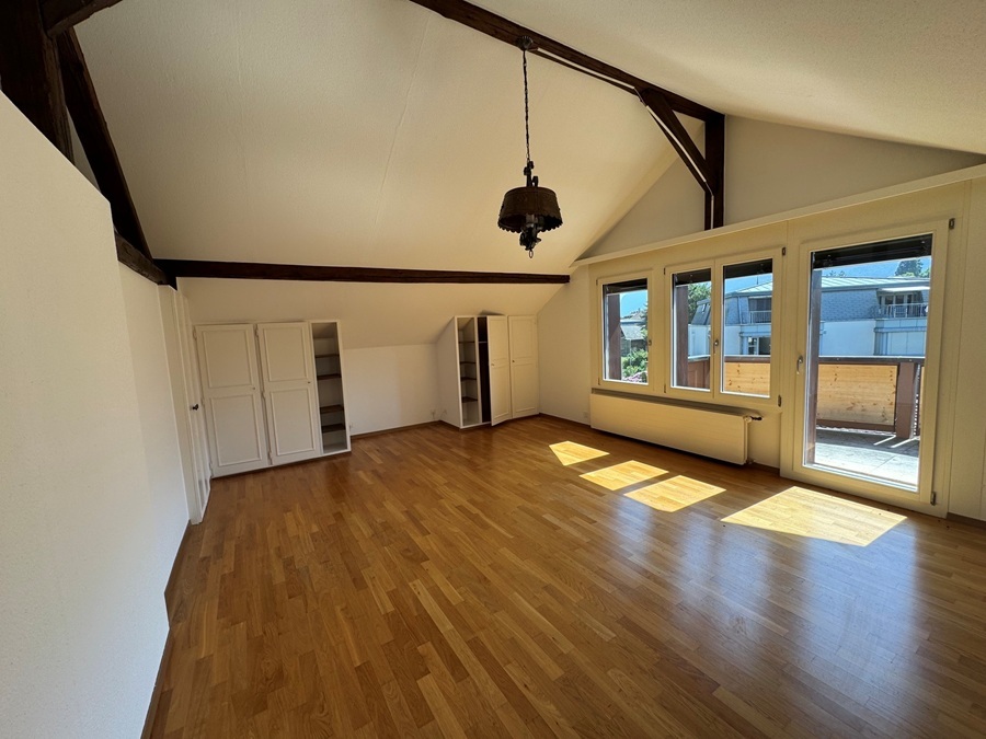 Schlafzimmer mit Süd/Ost Balkon Schlafzimmer mit Süd/Ost Balkon
