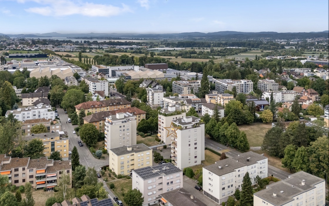 Gepflegt und zentral von aussen präsentiert. Gepflegt und zentral von aussen präsentiert.