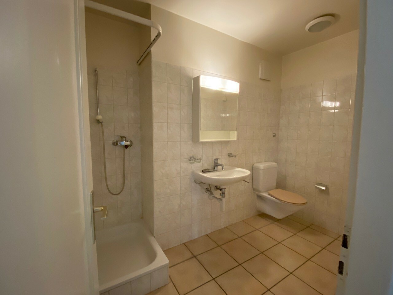 Photo 12