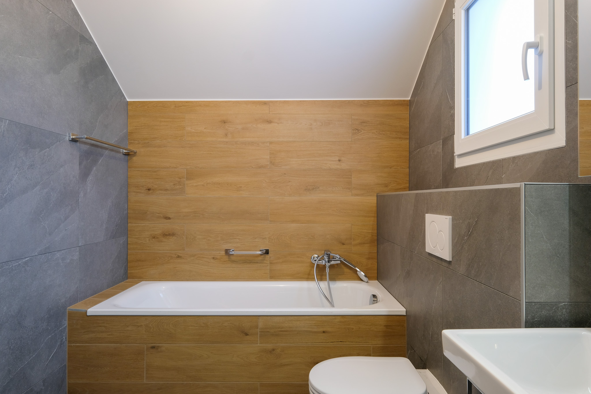 Villas construites aux Cullayes : une salle de bains.