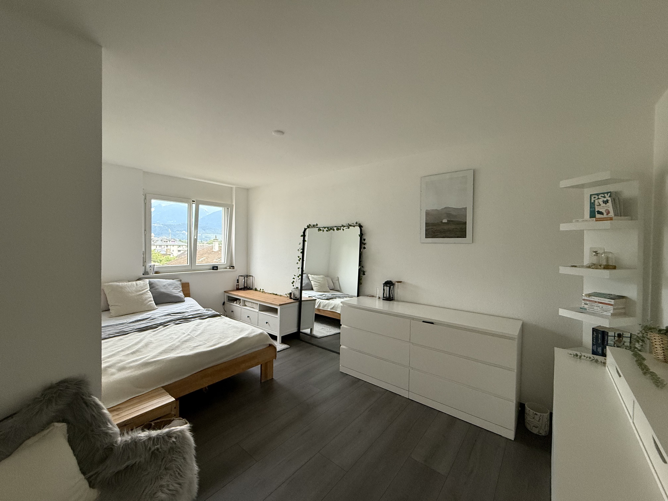 Interior view 4