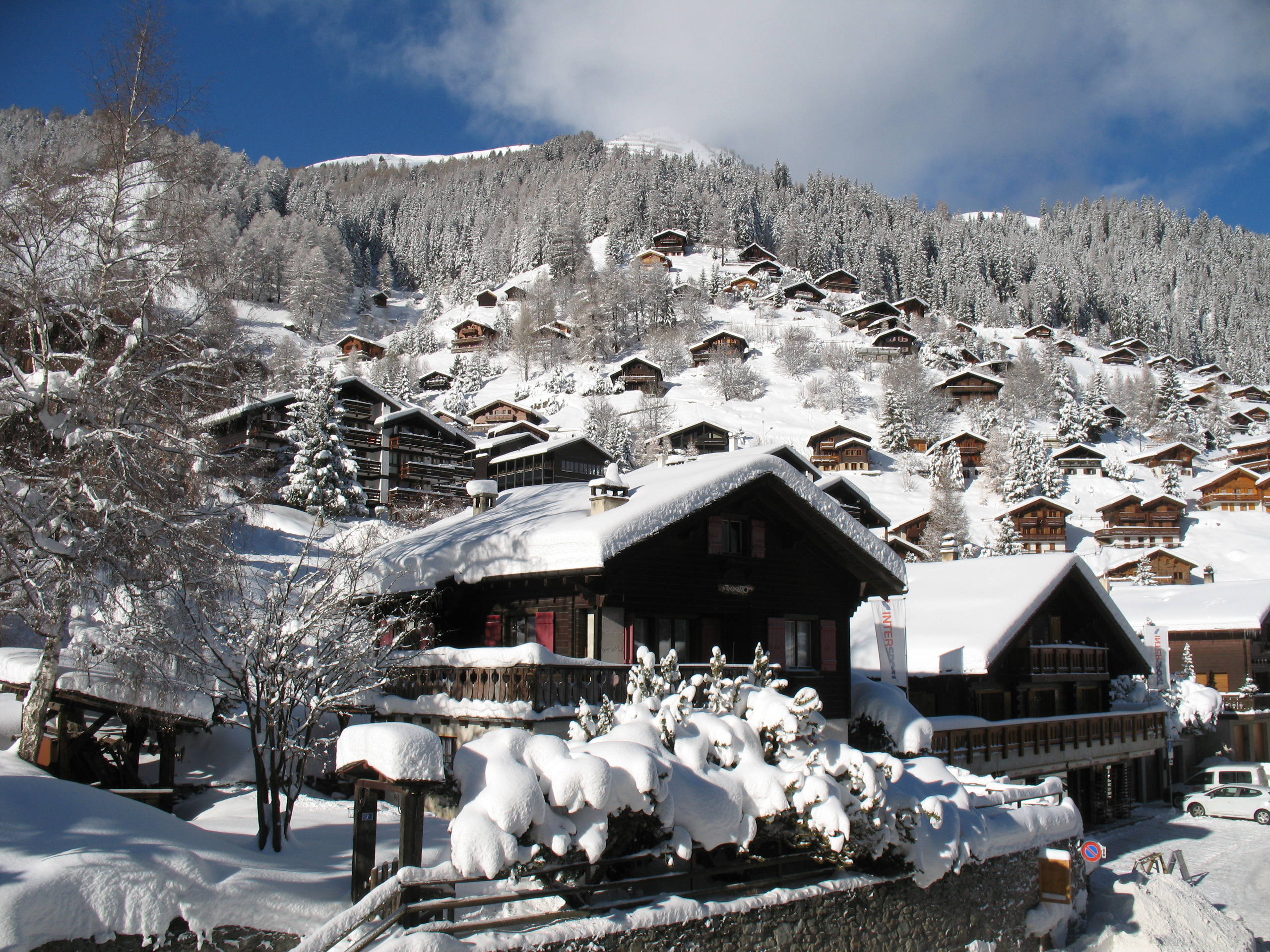 Vue du balcon côté ouest  Vue du balcon côté ouest