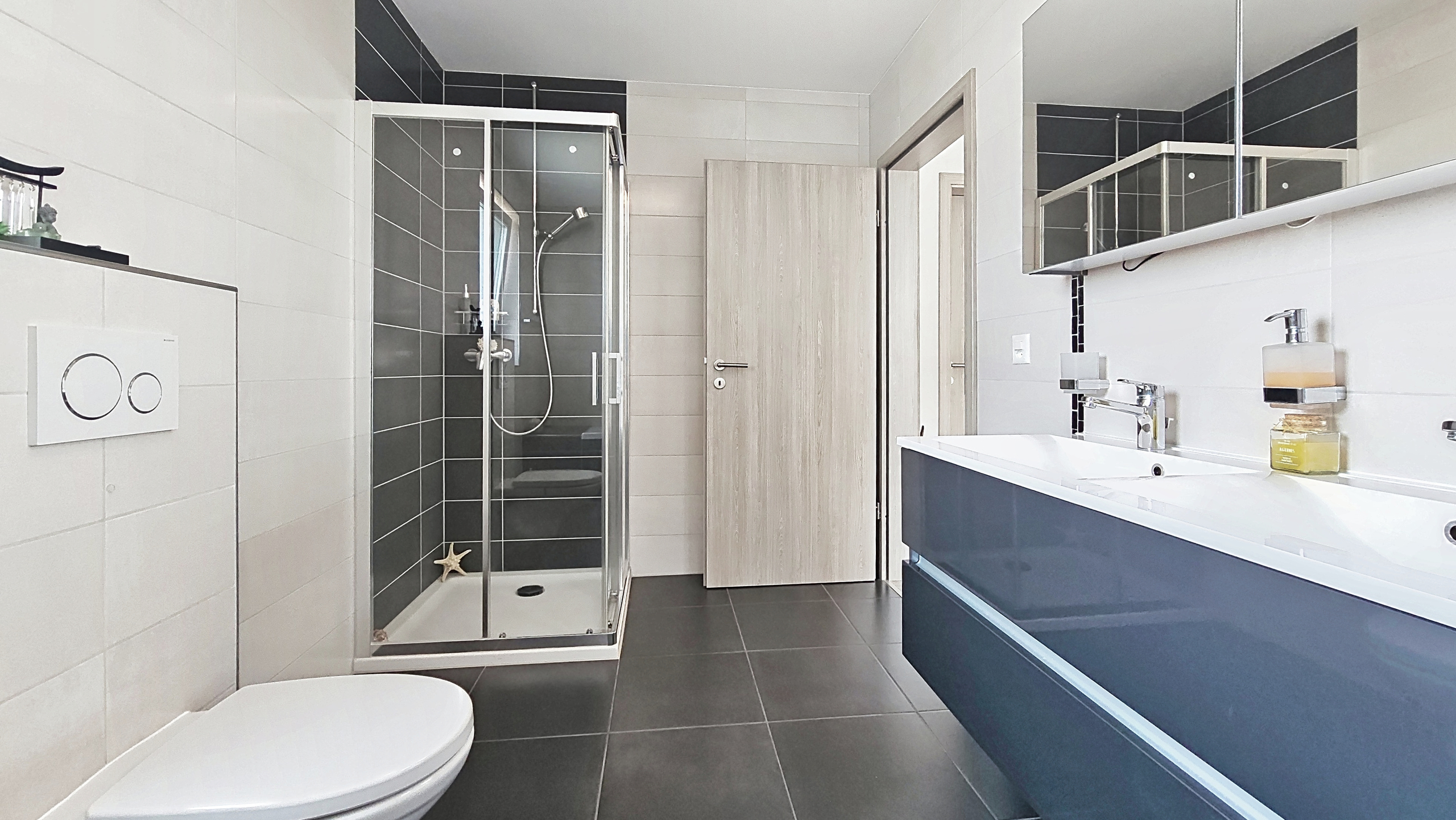 Salle de bain 2 - 1er étage Salle de bain 2 - 1er étage