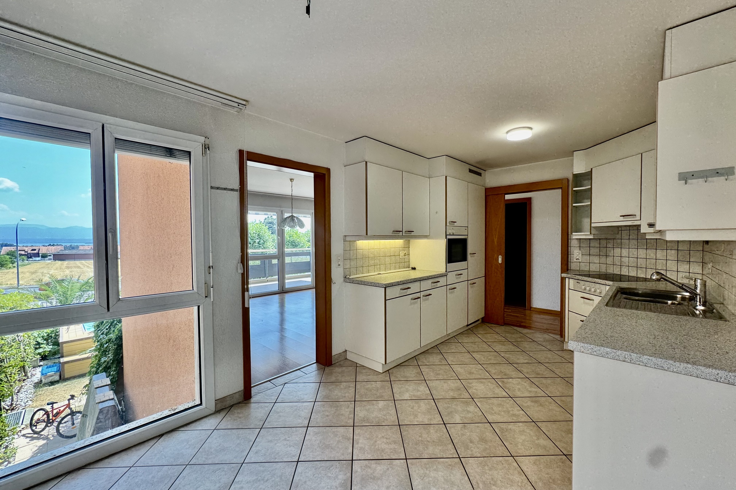 Interior view 6