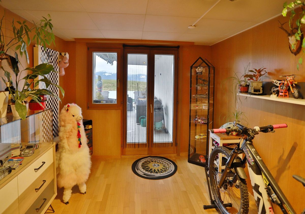 Photo 8