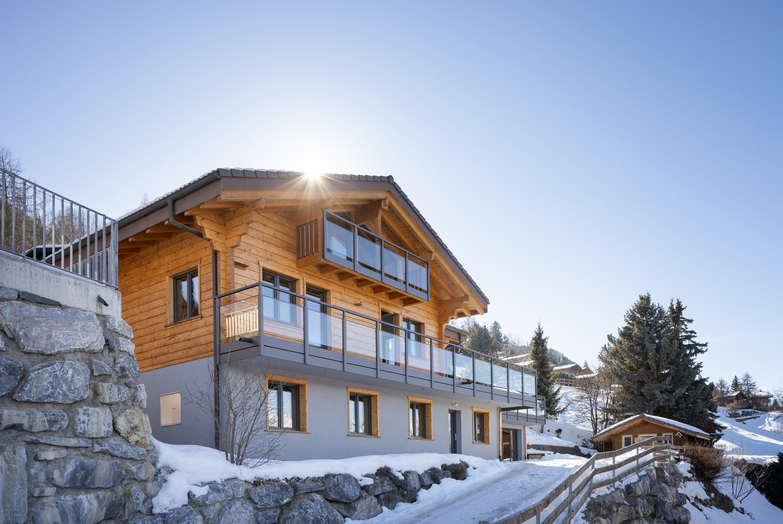 Aperçu des façades et aménagements extérieurs Aperçu des façades et aménagements extérieurs