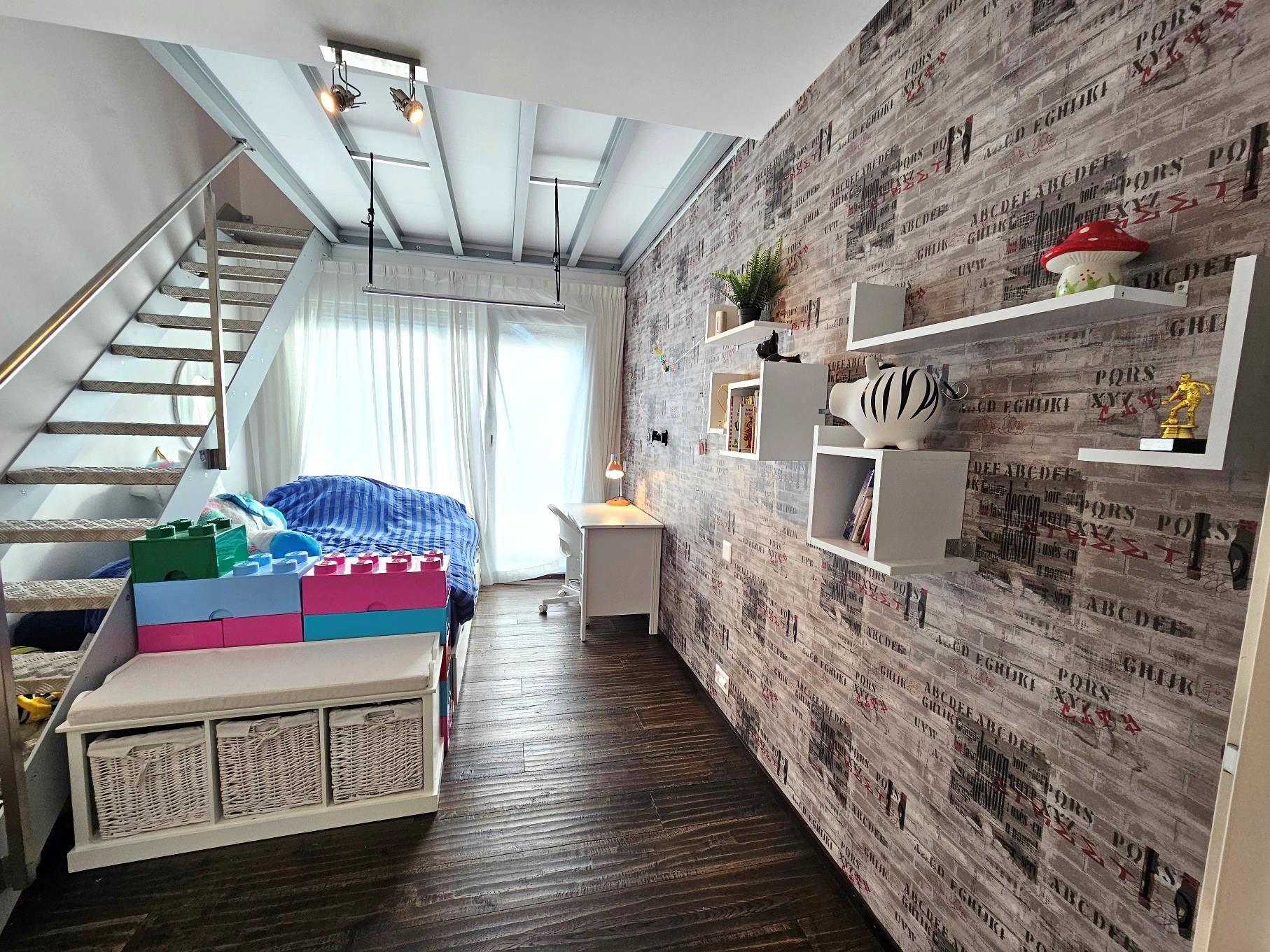 Photo 10