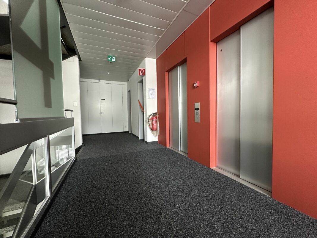 4. OG (Lift undTreppe; WC-Anlagen) 4. OG (Lift undTreppe; WC-Anlagen)