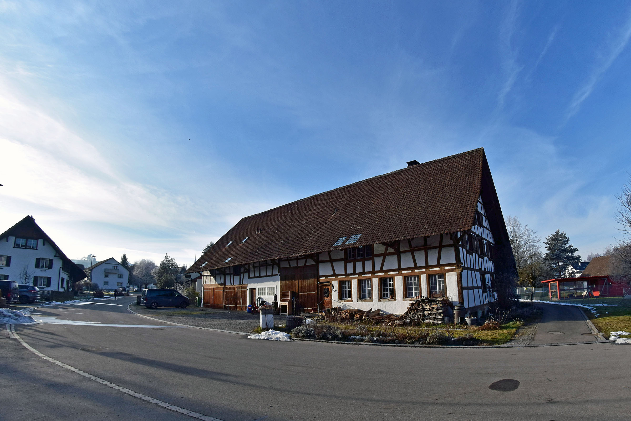 Zufahrt ab der Alten Dorfstrasse Zufahrt ab der Alten Dorfstrasse