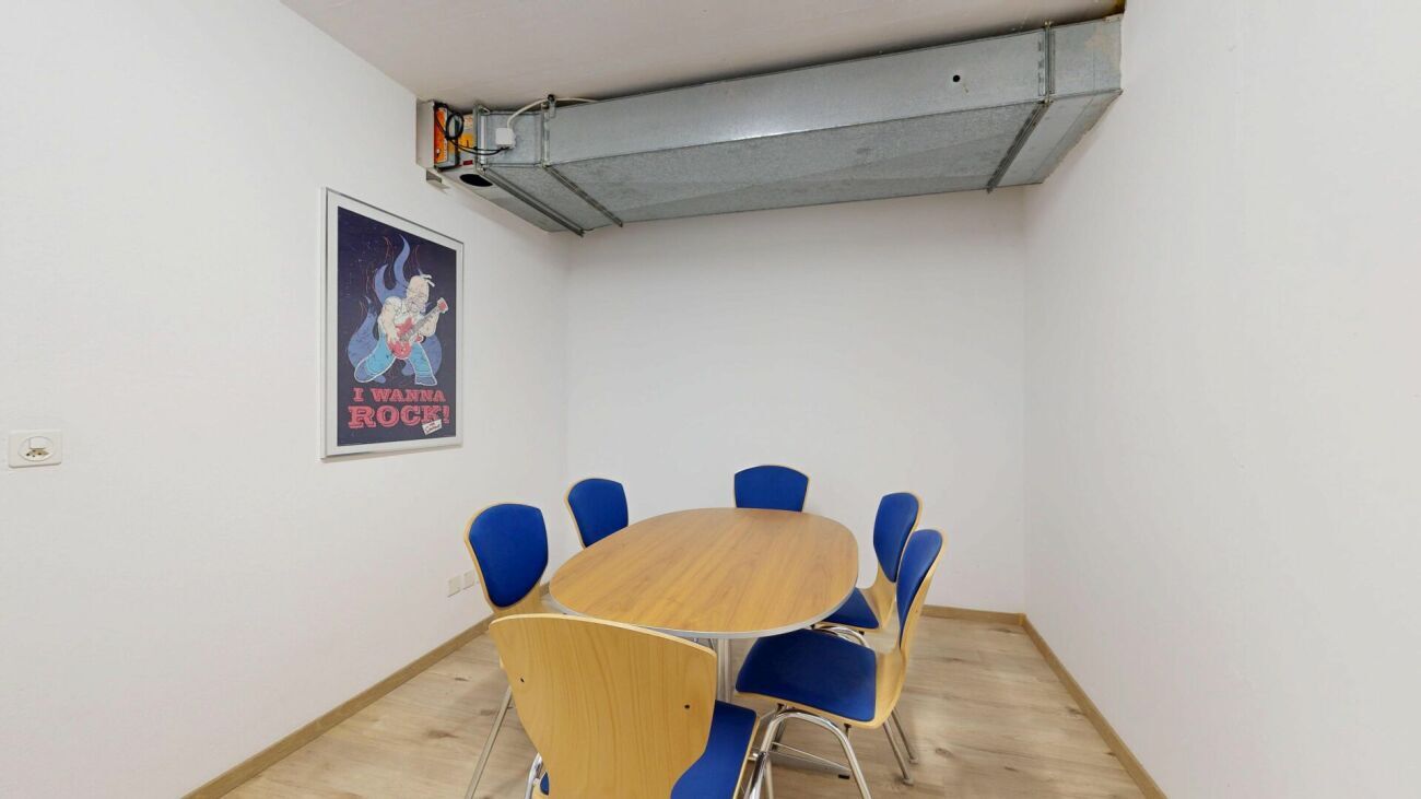 Photo 10