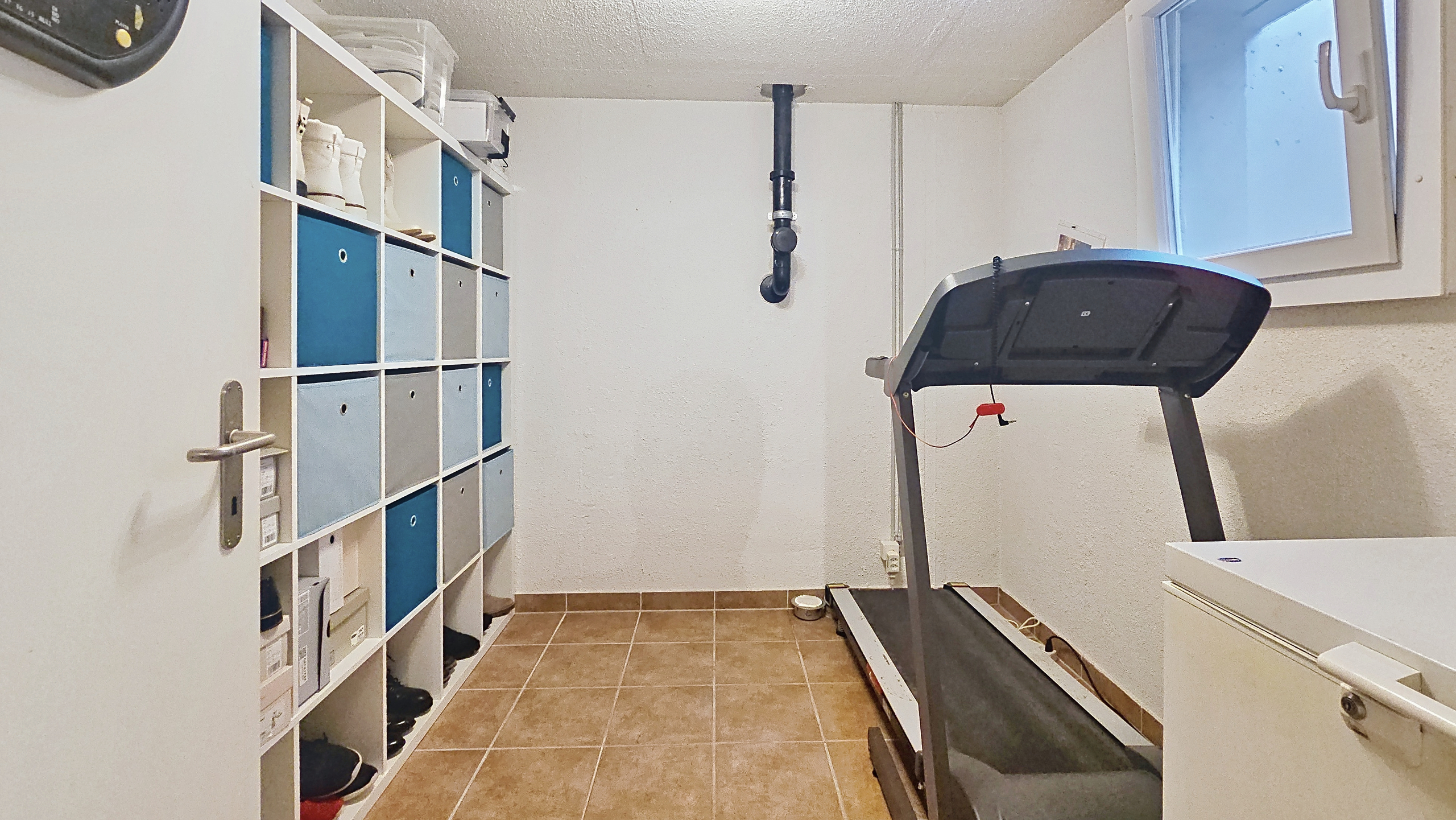 Disponible chauffé - sous-sol Disponible chauffé - sous-sol