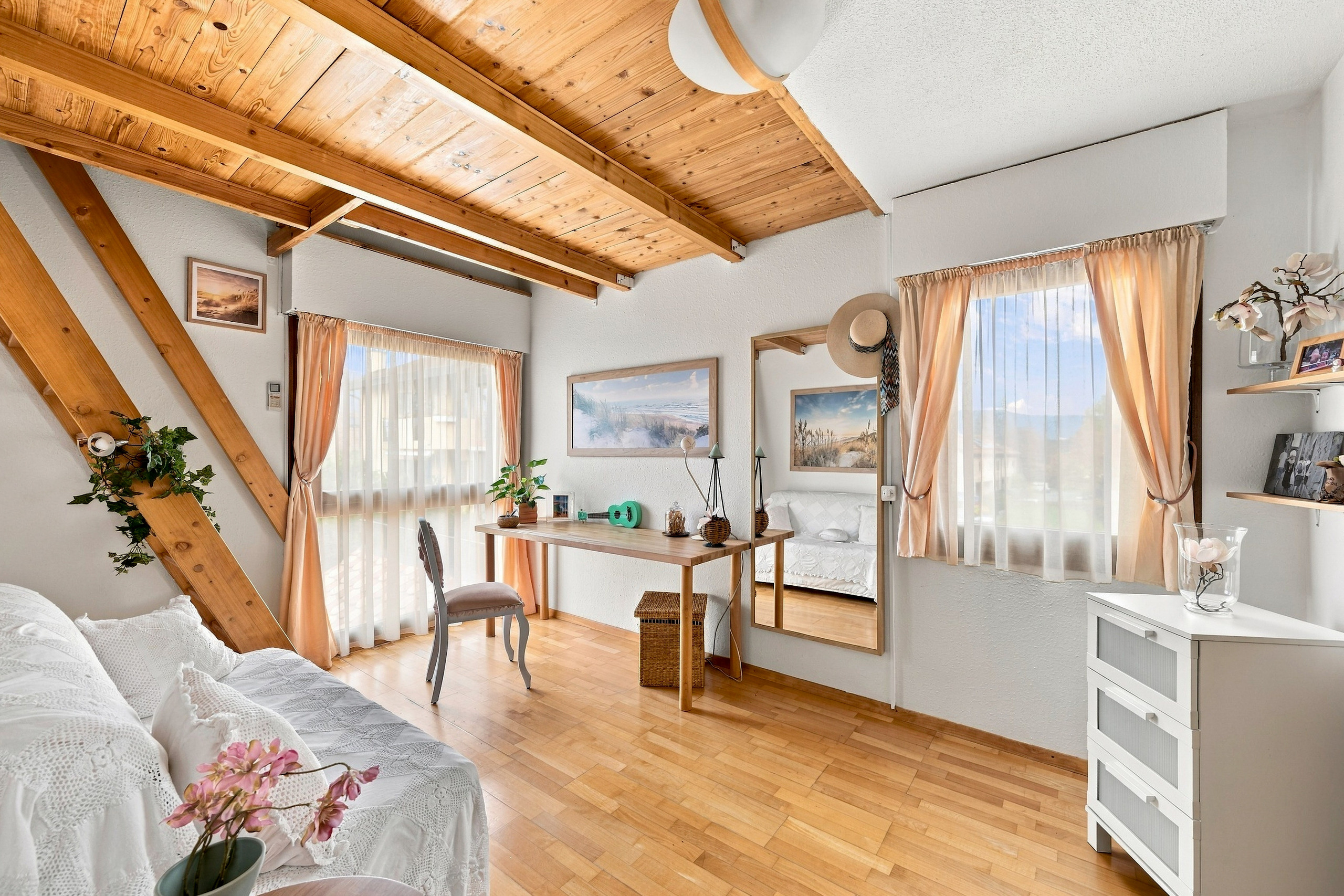 Interior view 5
