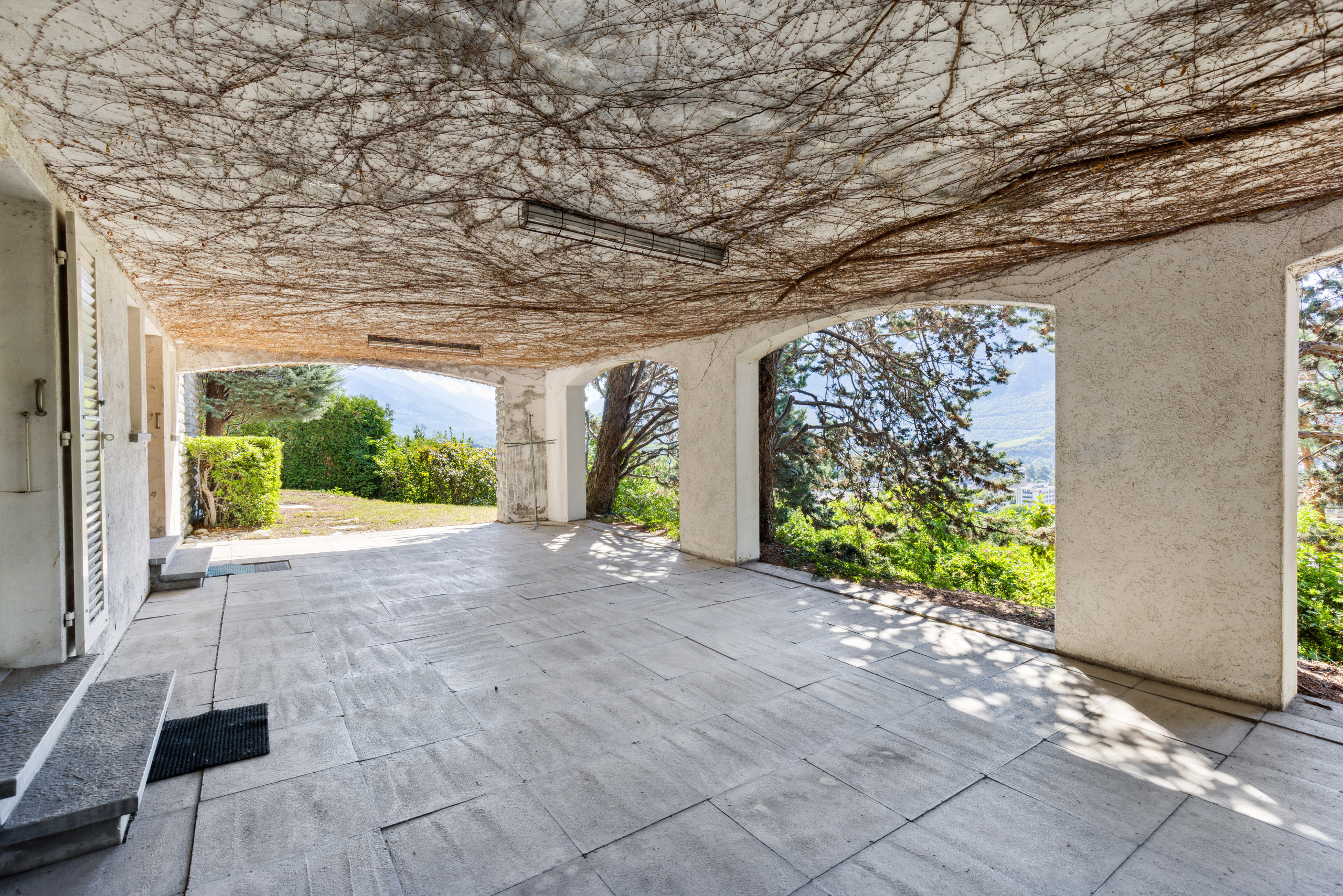 Untergeschoss überdachte Terrasse