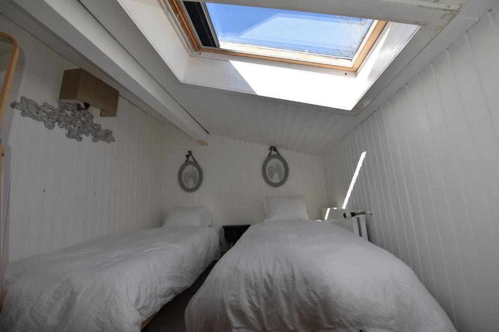Interior view 3