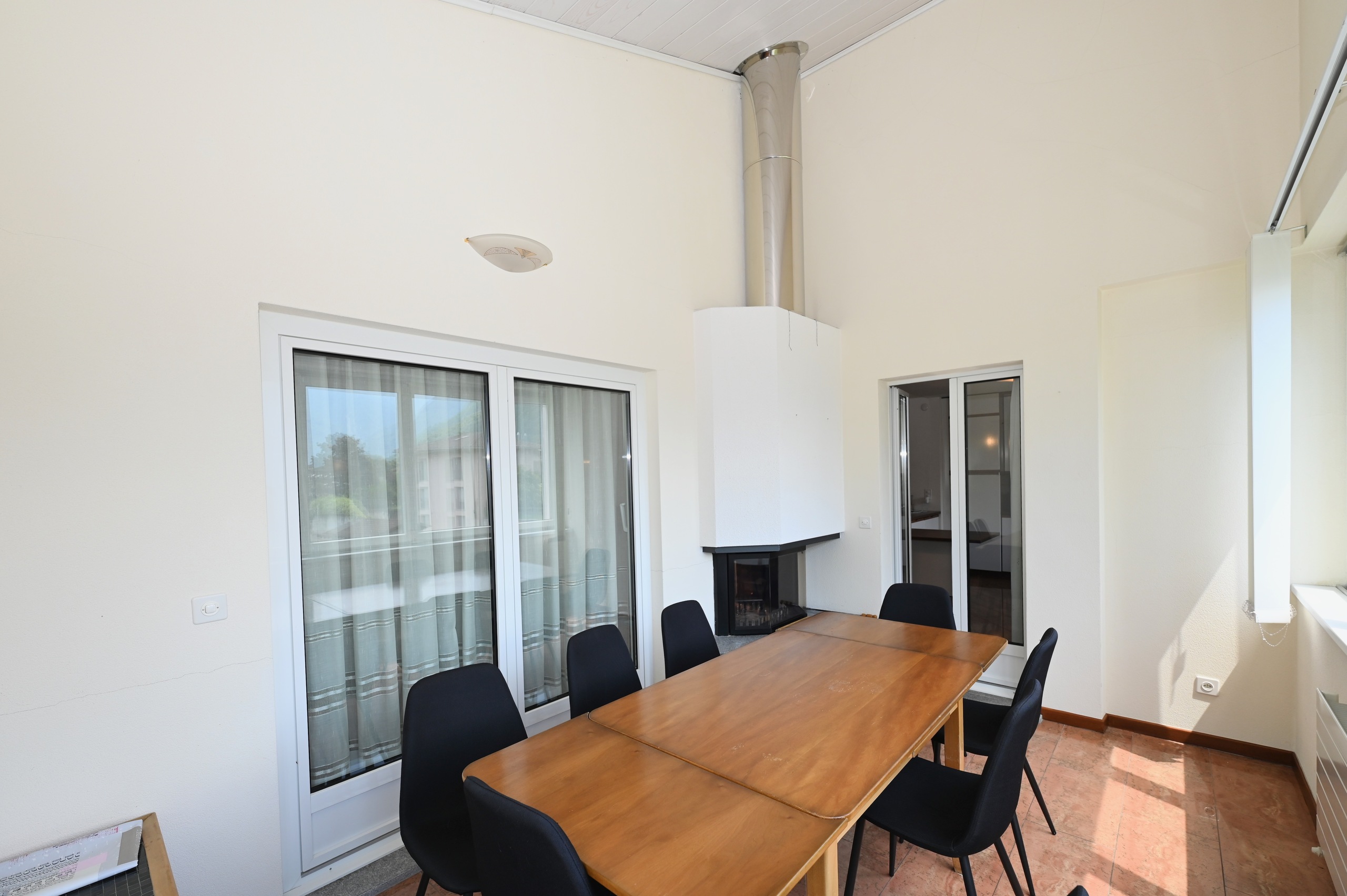 Interior view 5