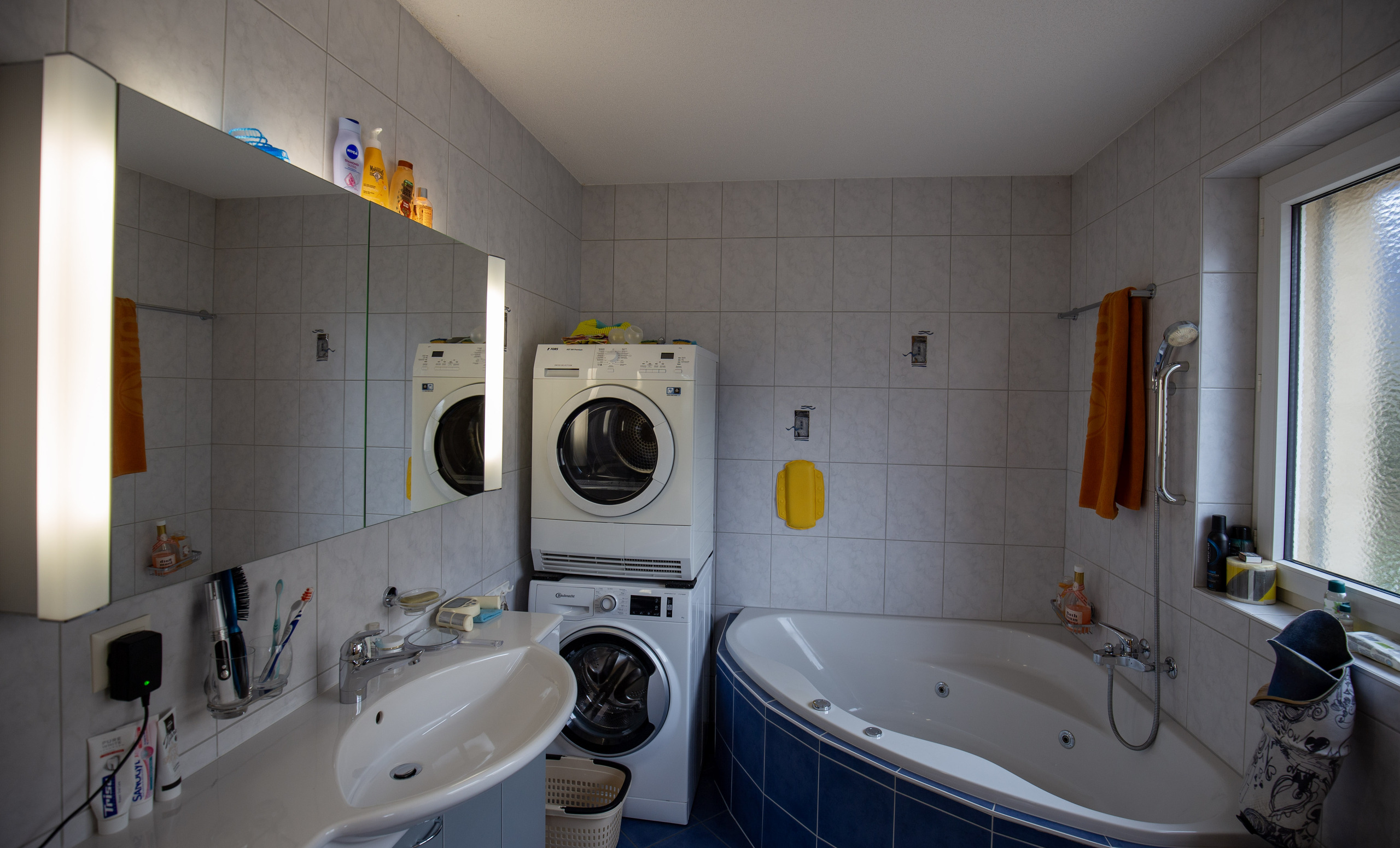 Interior view 11