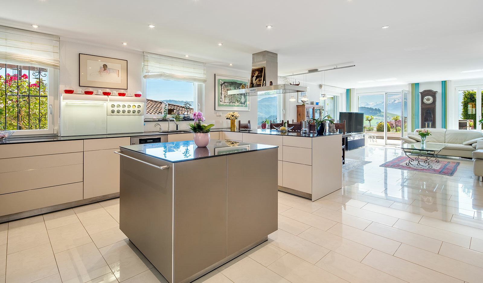 Weitere Fotos unter www.dv-immo.ch Weitere Fotos unter www.dv-immo.ch