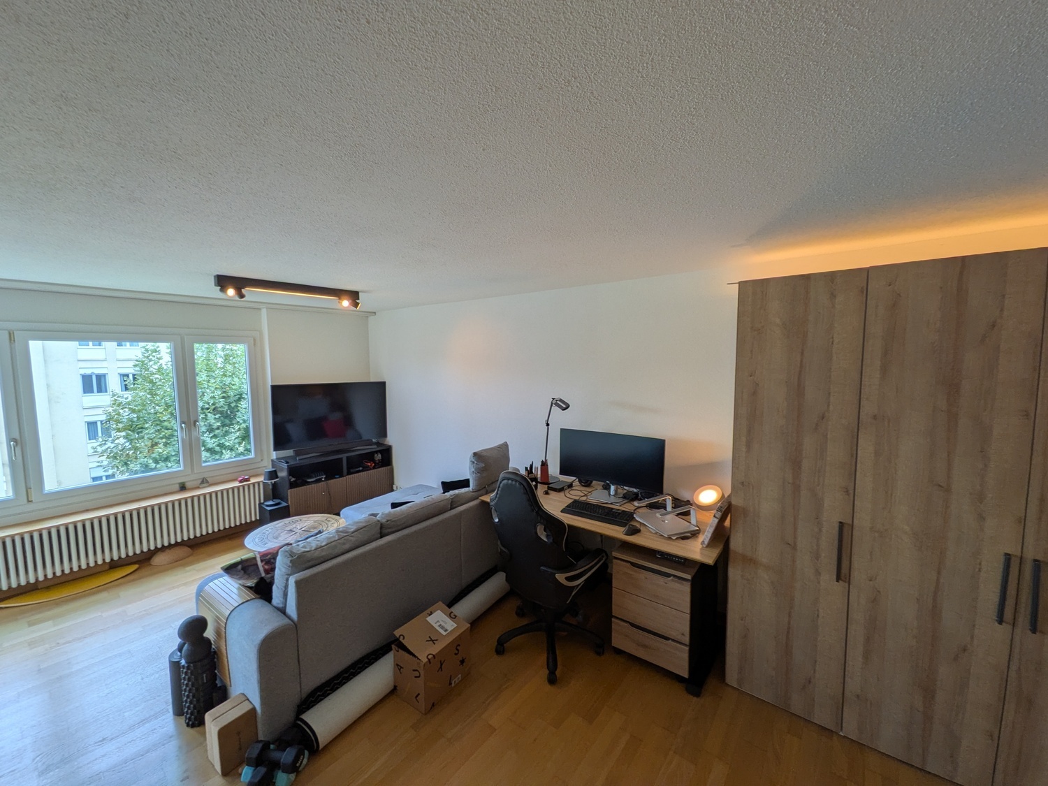 Photo 1