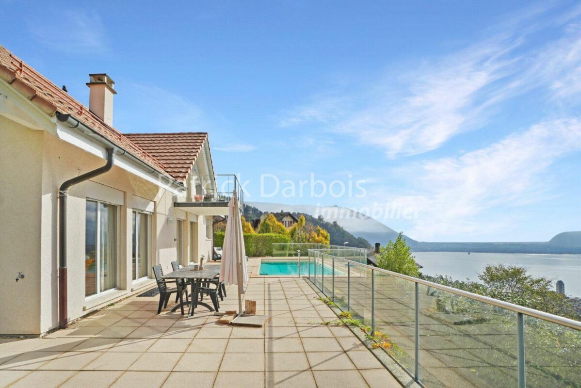 facade et vue facade et vue