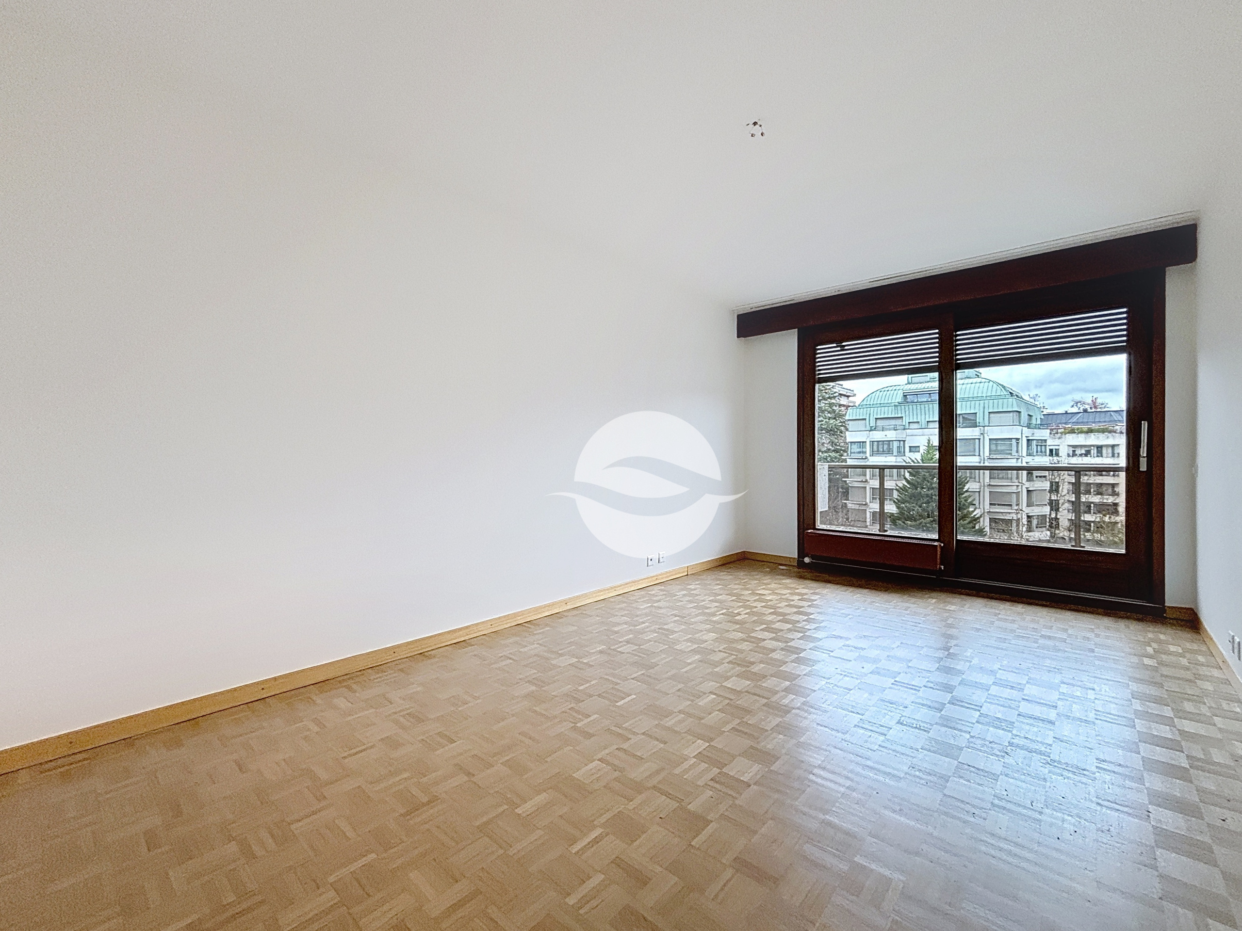 Chambre à coucher 1 