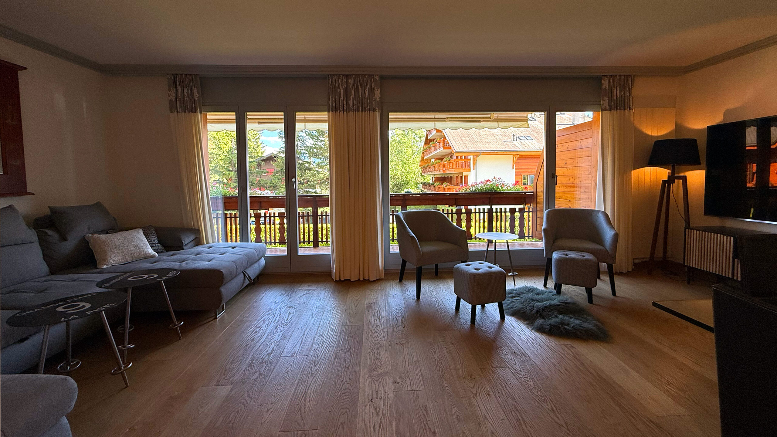 Séjour avec accès au balcon