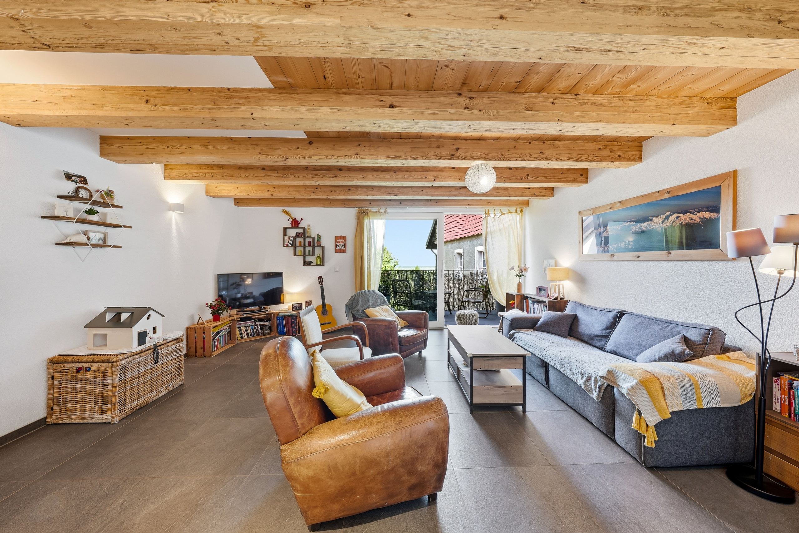 Interior view 18