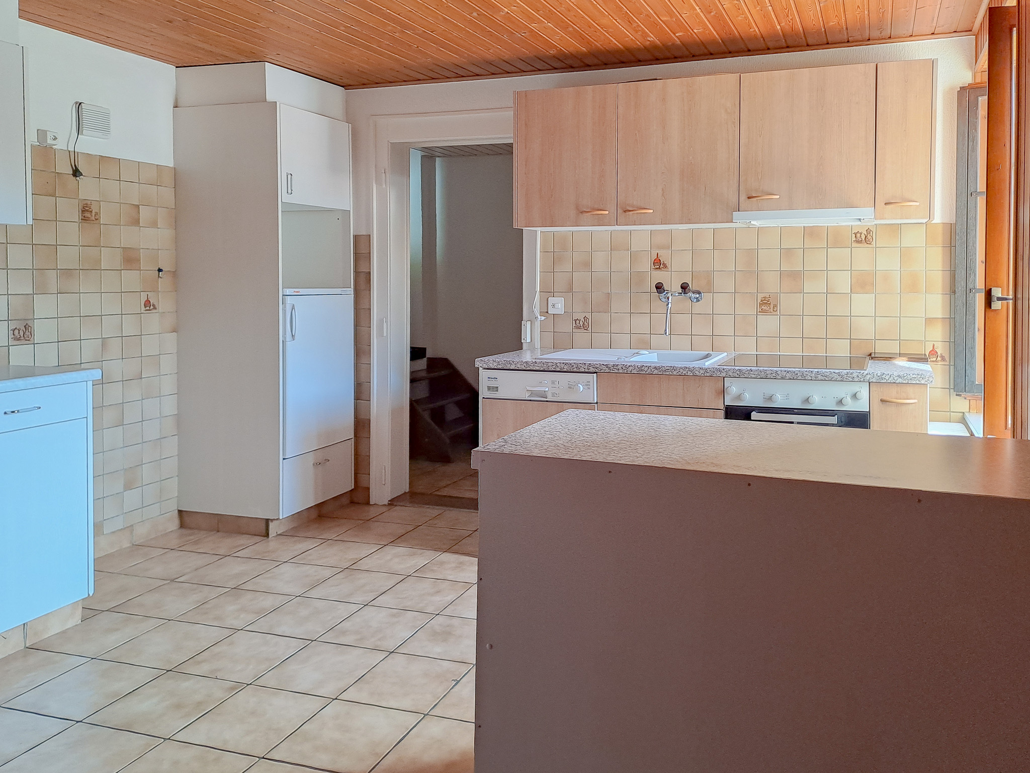 Appartement de 3 pces au 1er étage - cuisine agencée