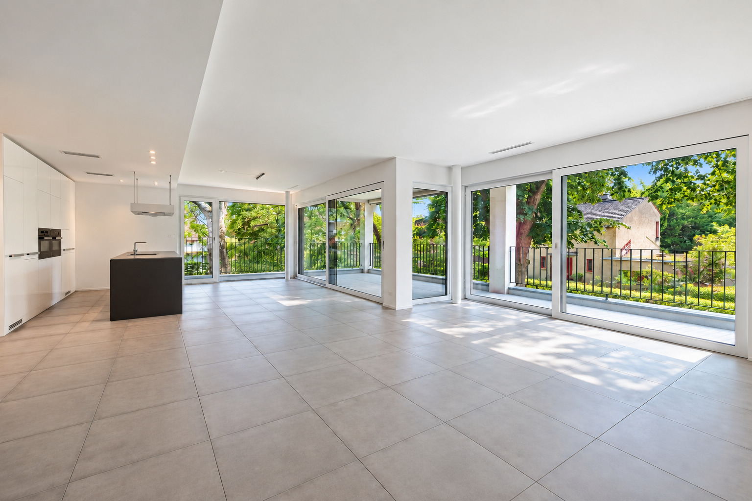 Interior view 4