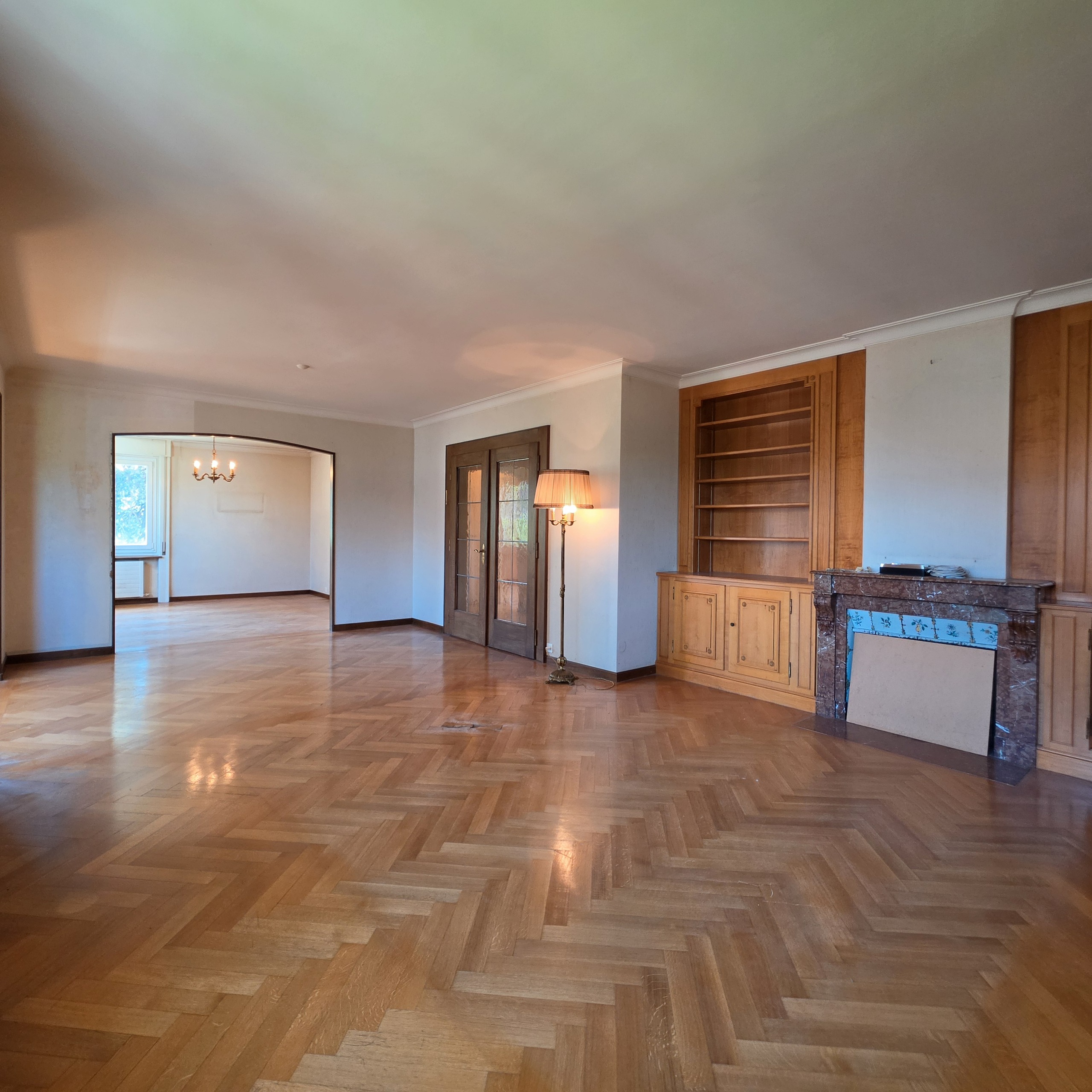 Appartement 1er étage: séjour avec cheminée