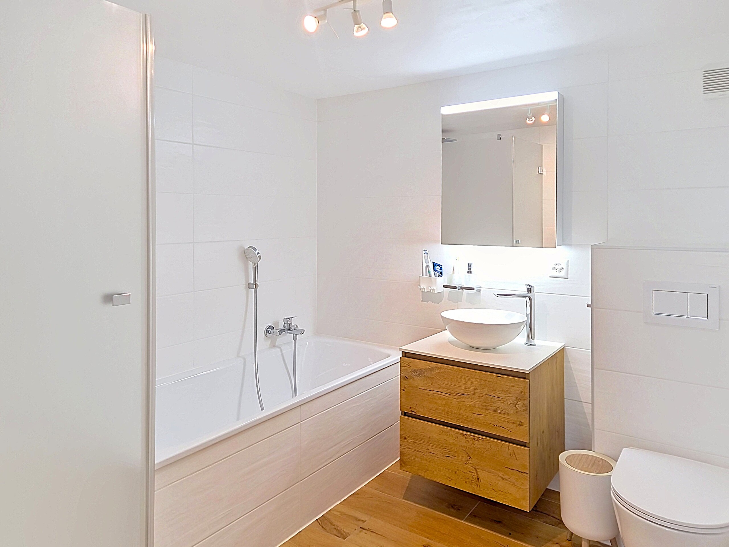 Interior view 4