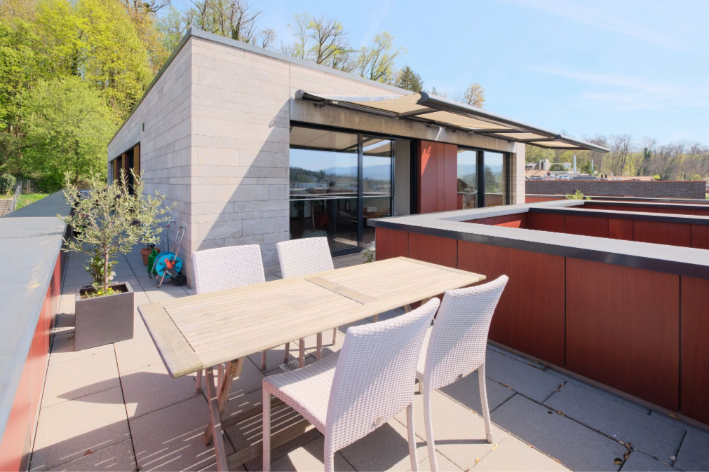 Terrasse mit Aussenbereich 