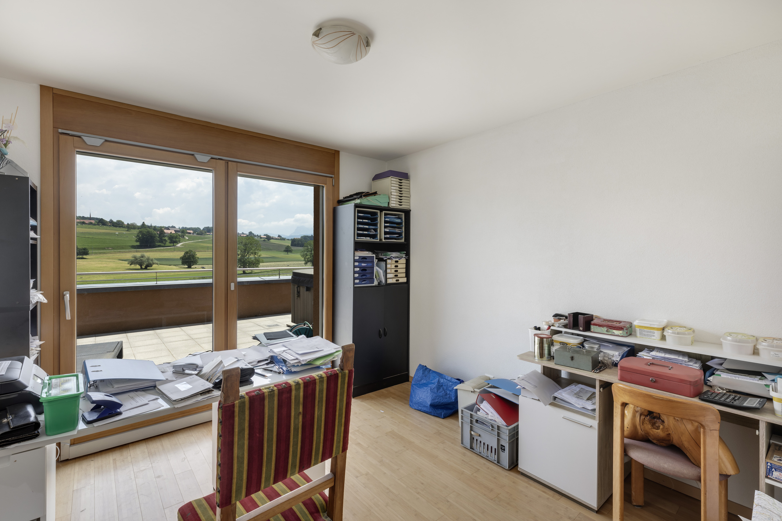 Chambre bureau avec accès terrasse au sud est