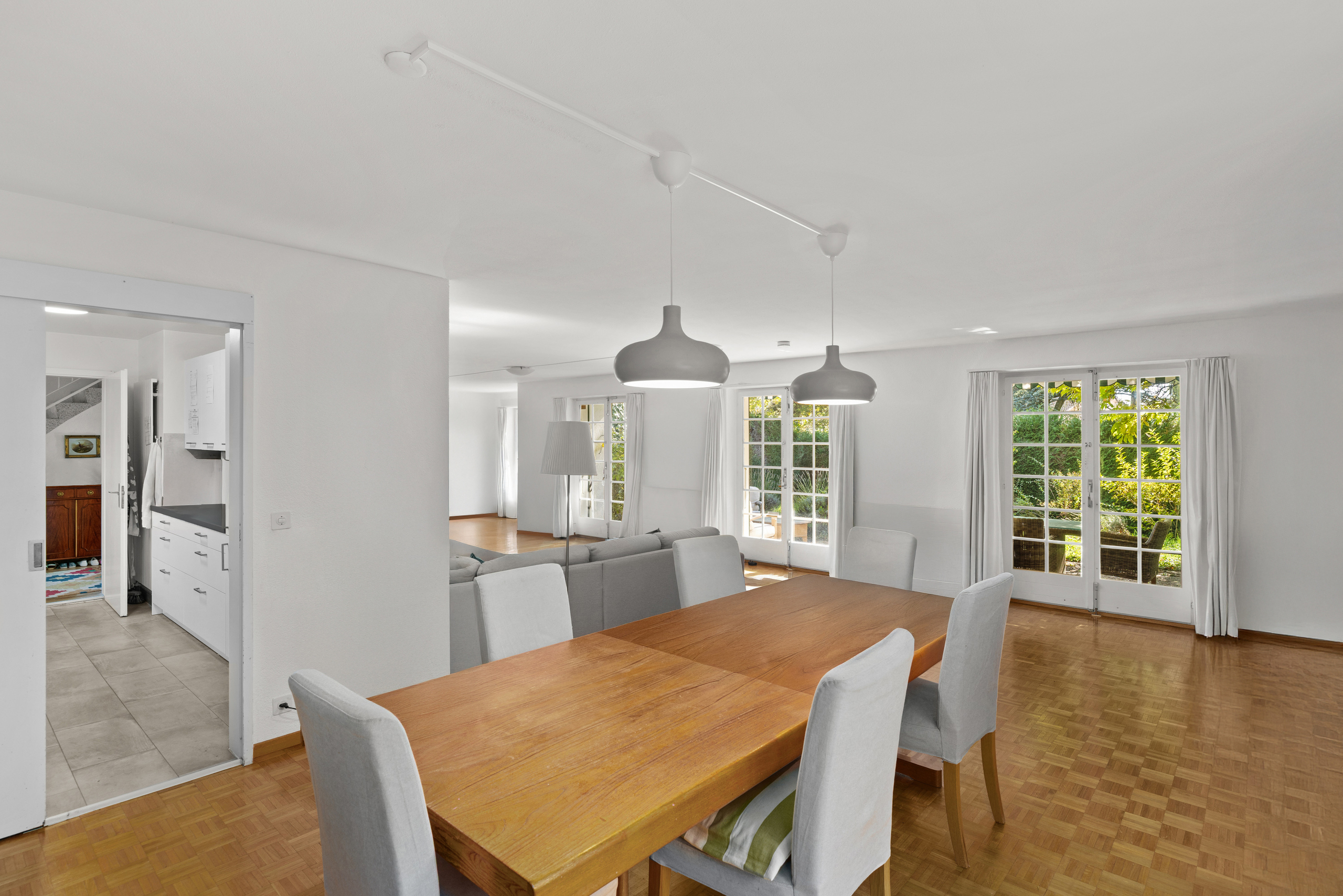 Salle à manger attenante à la cuisine Salle à manger attenante à la cuisine