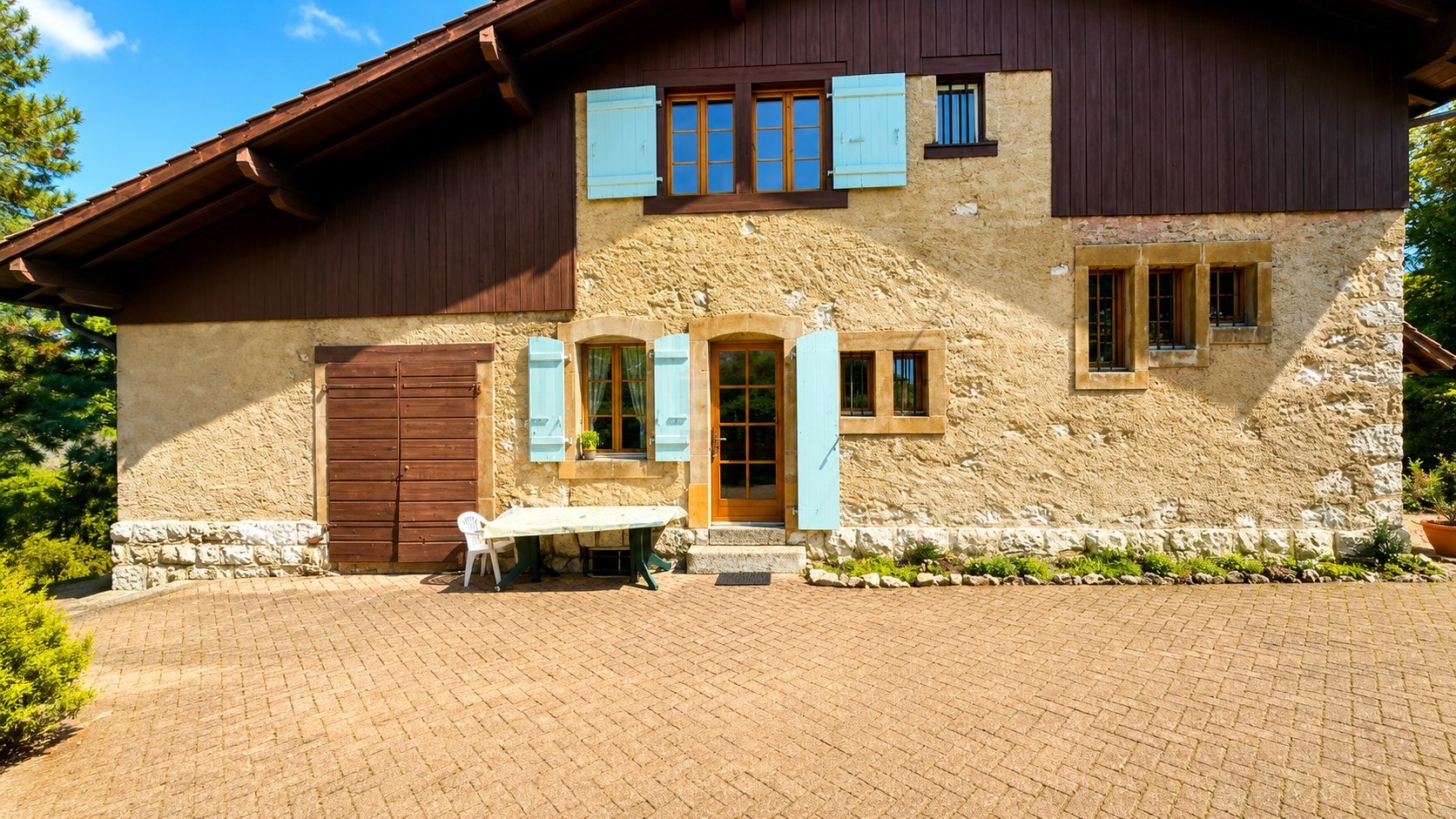 Photo 1