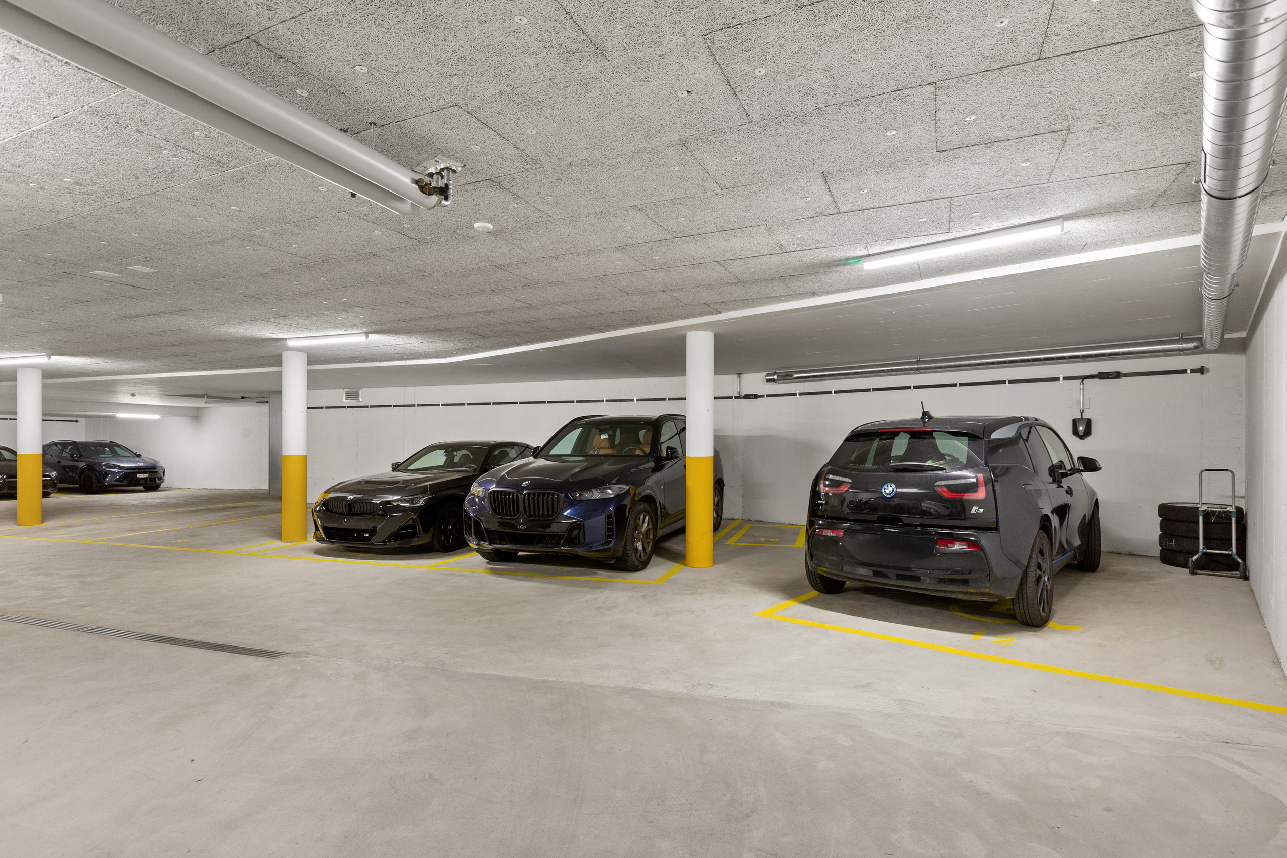 Interior view 11