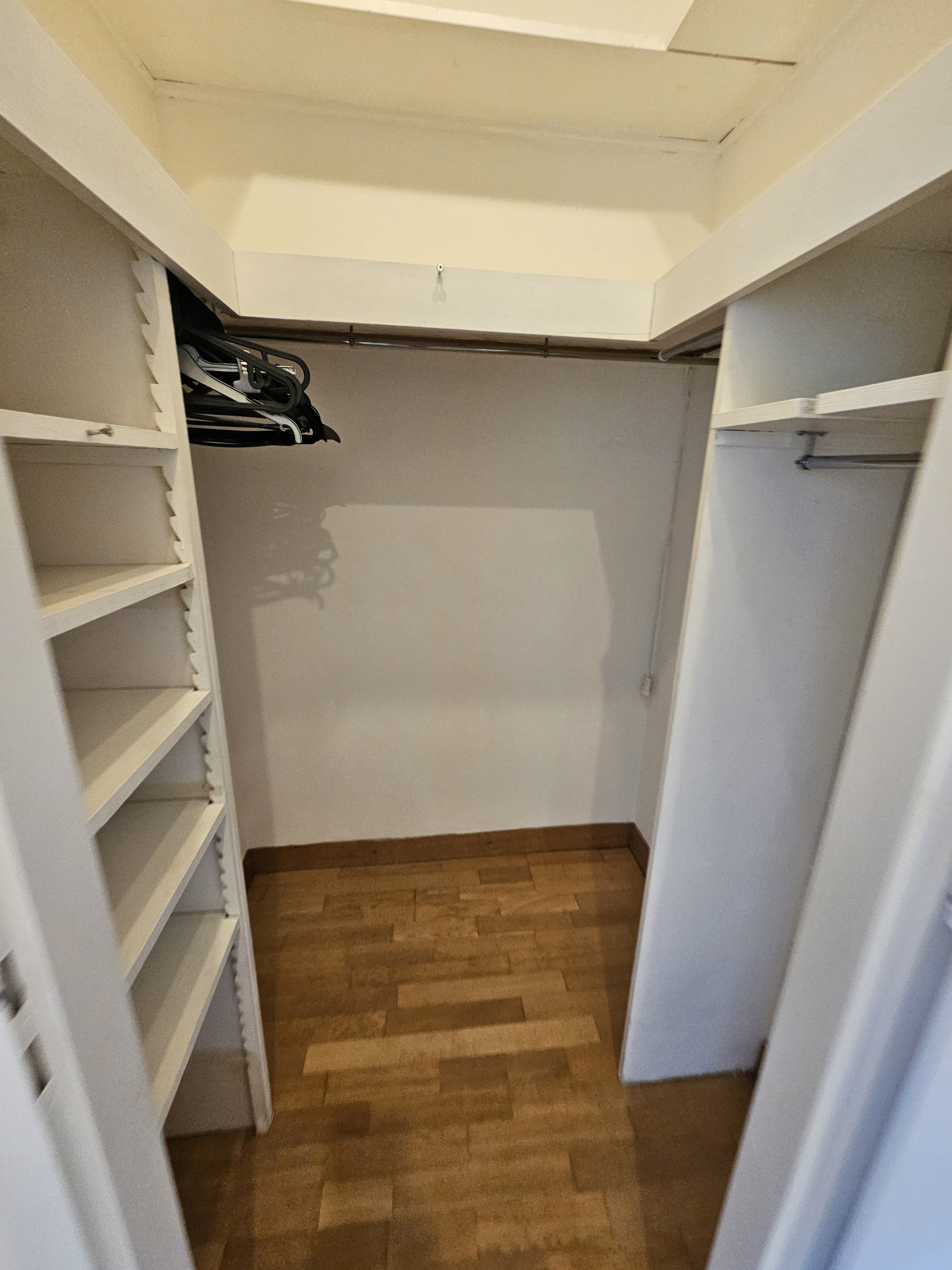 Interior view 8