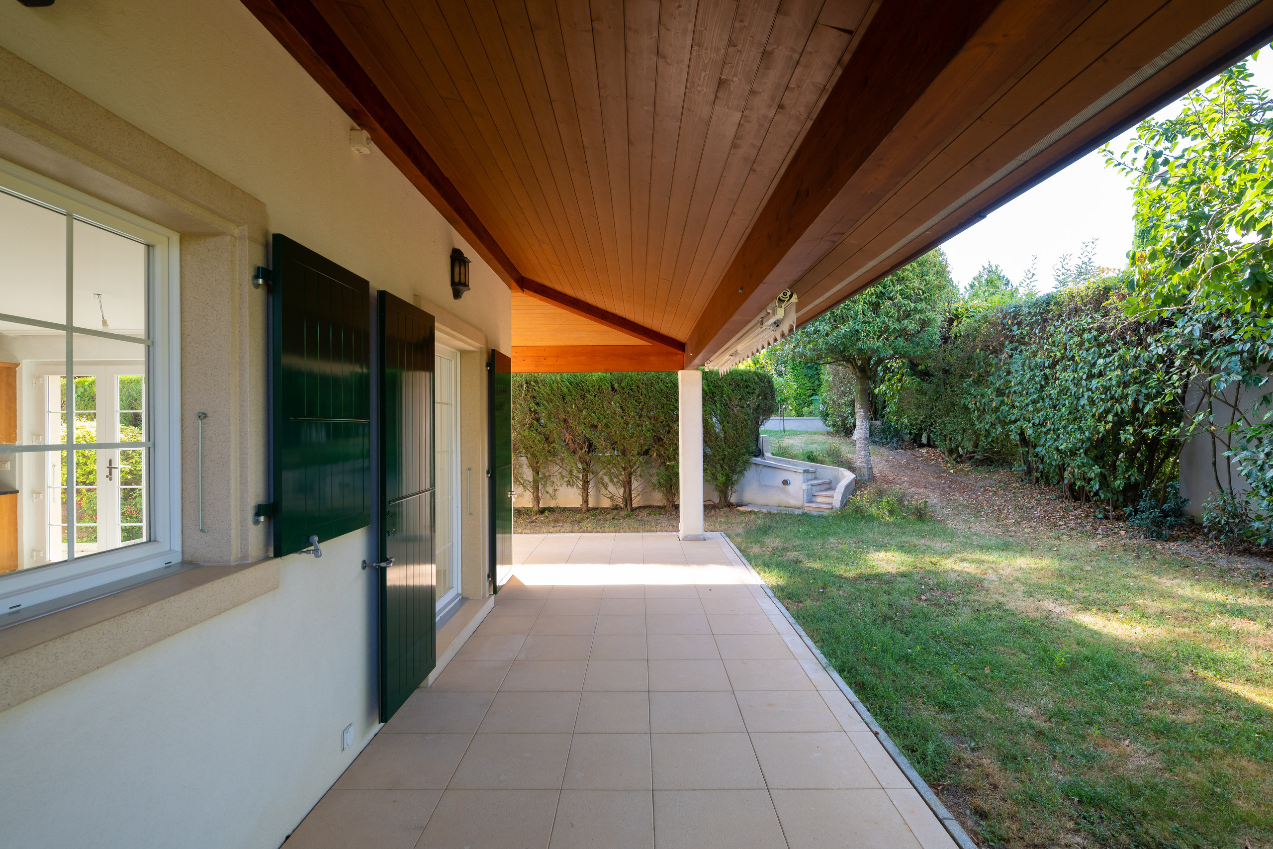 Exterior view 2