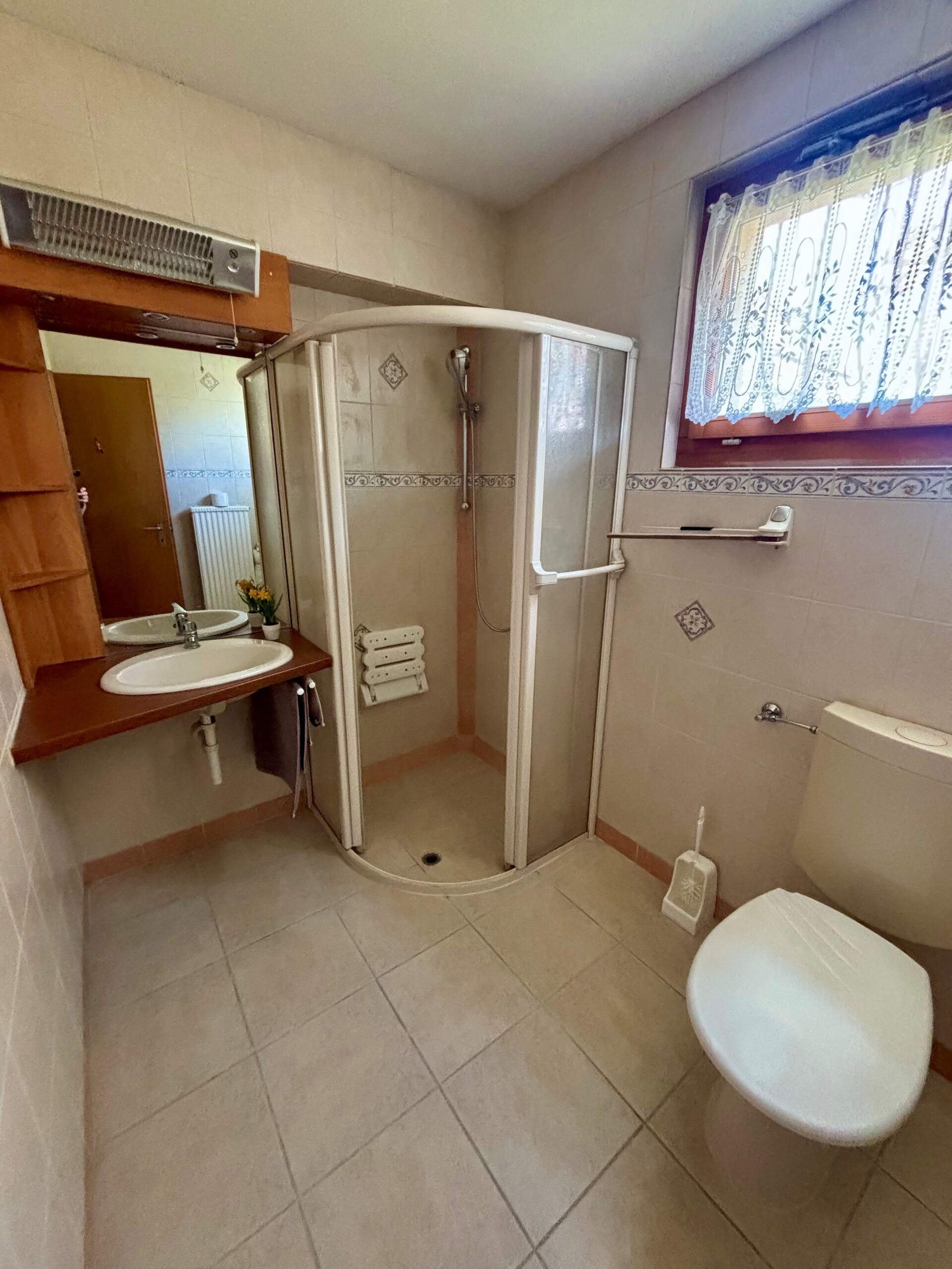 Salle de bain rez-de-chaussée