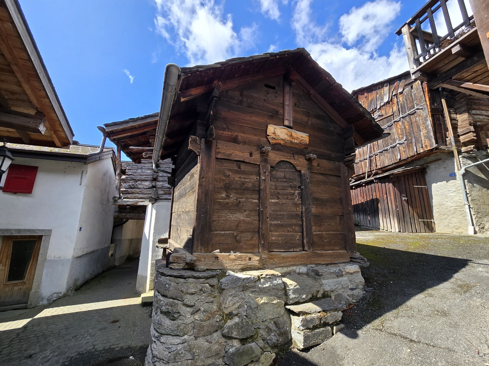 Photo 8