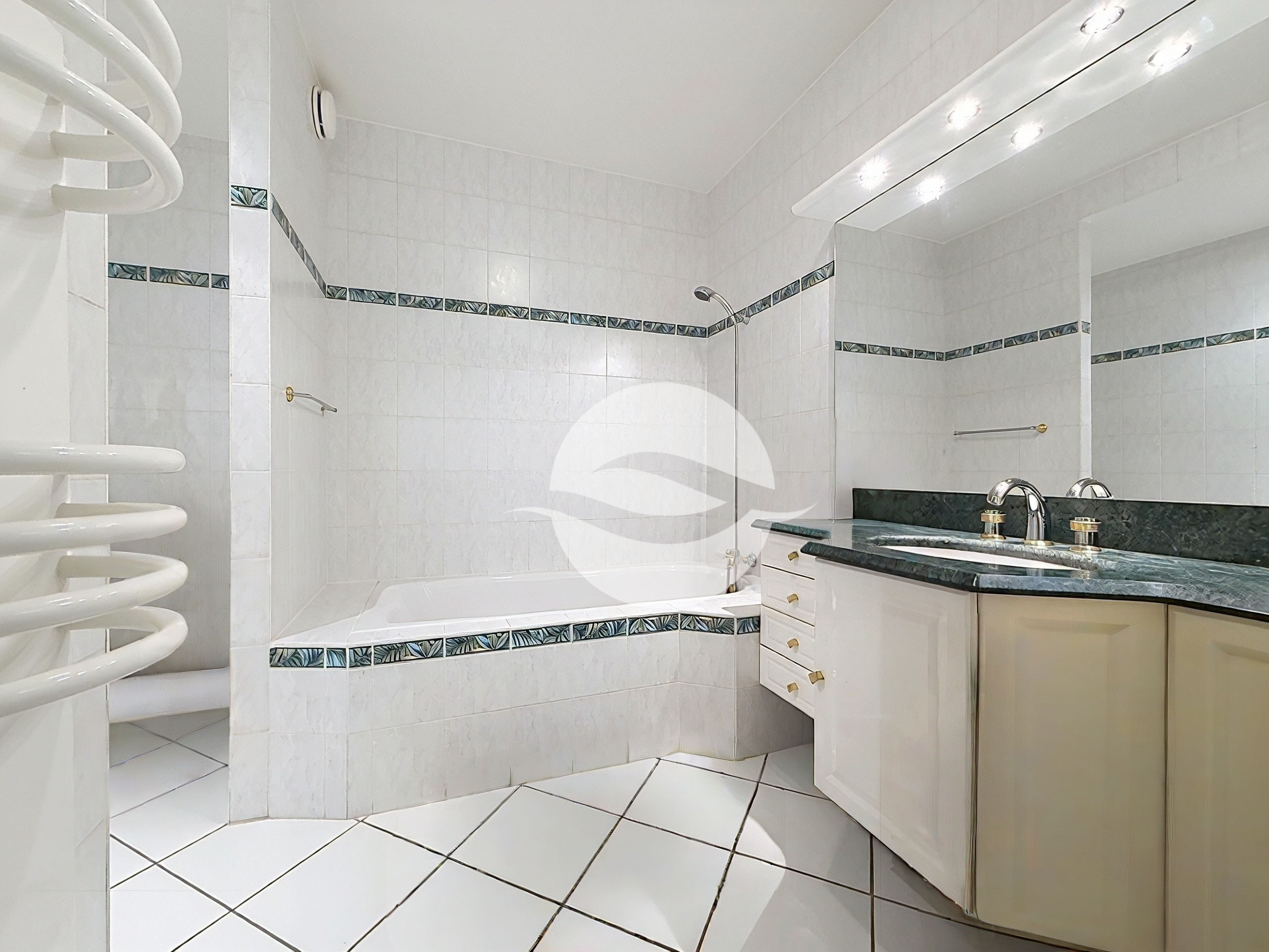 Chambre parentale salle de bains privative Chambre parentale salle de bains privative