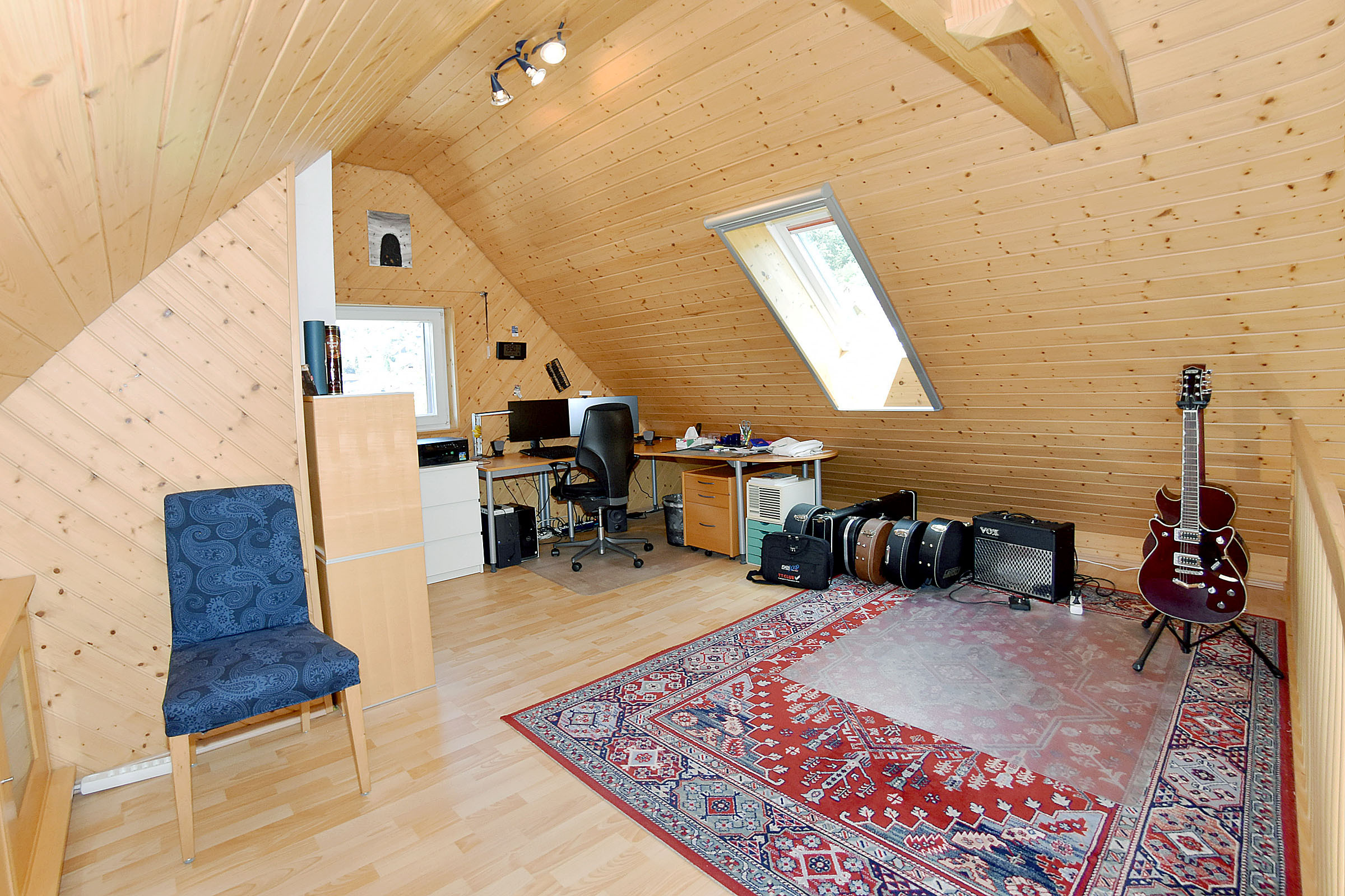 Dachzimmer mit ca. 30 m2