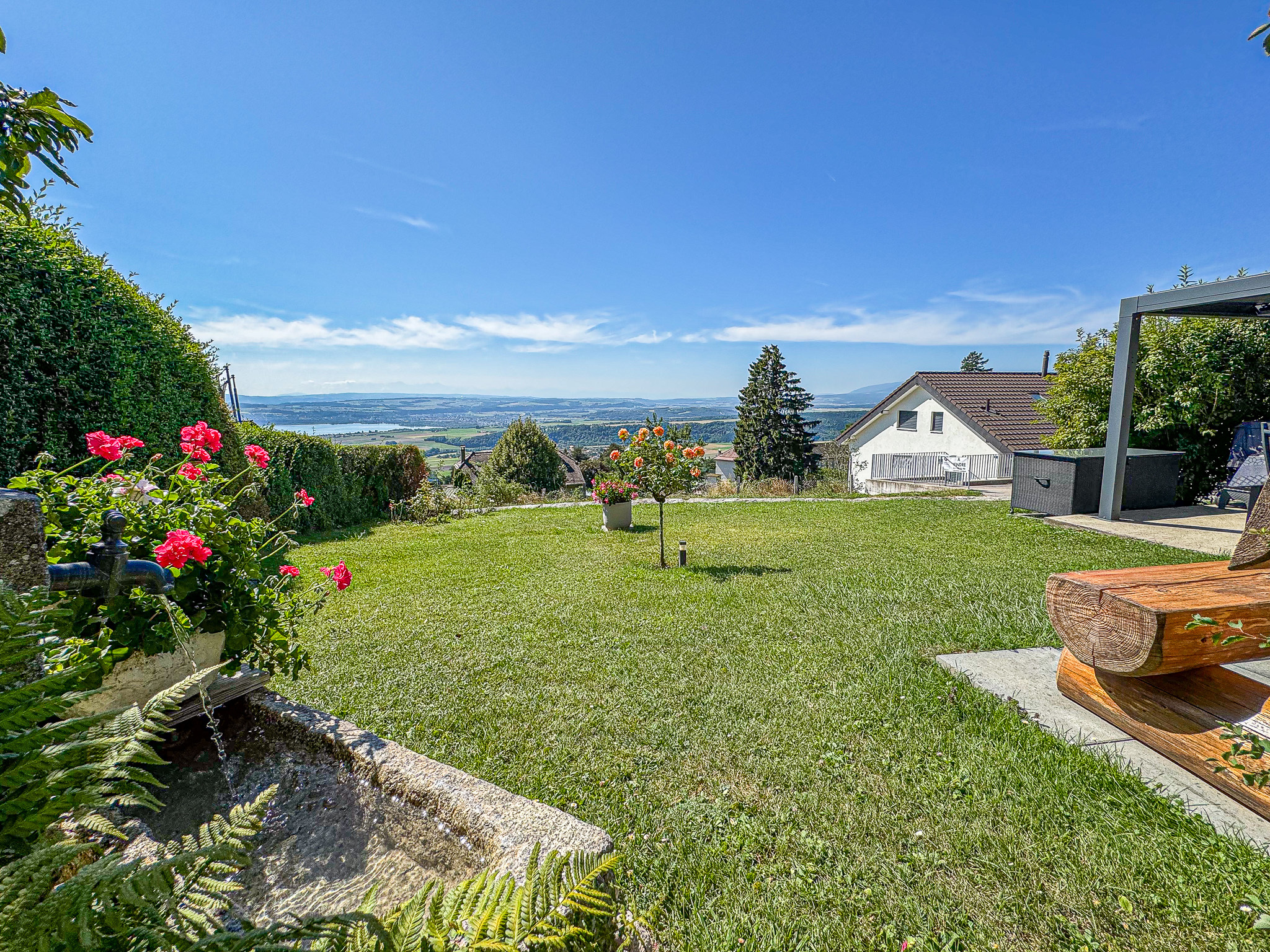 Magnifique dégagement depuis le jardin Magnifique dégagement depuis le jardin